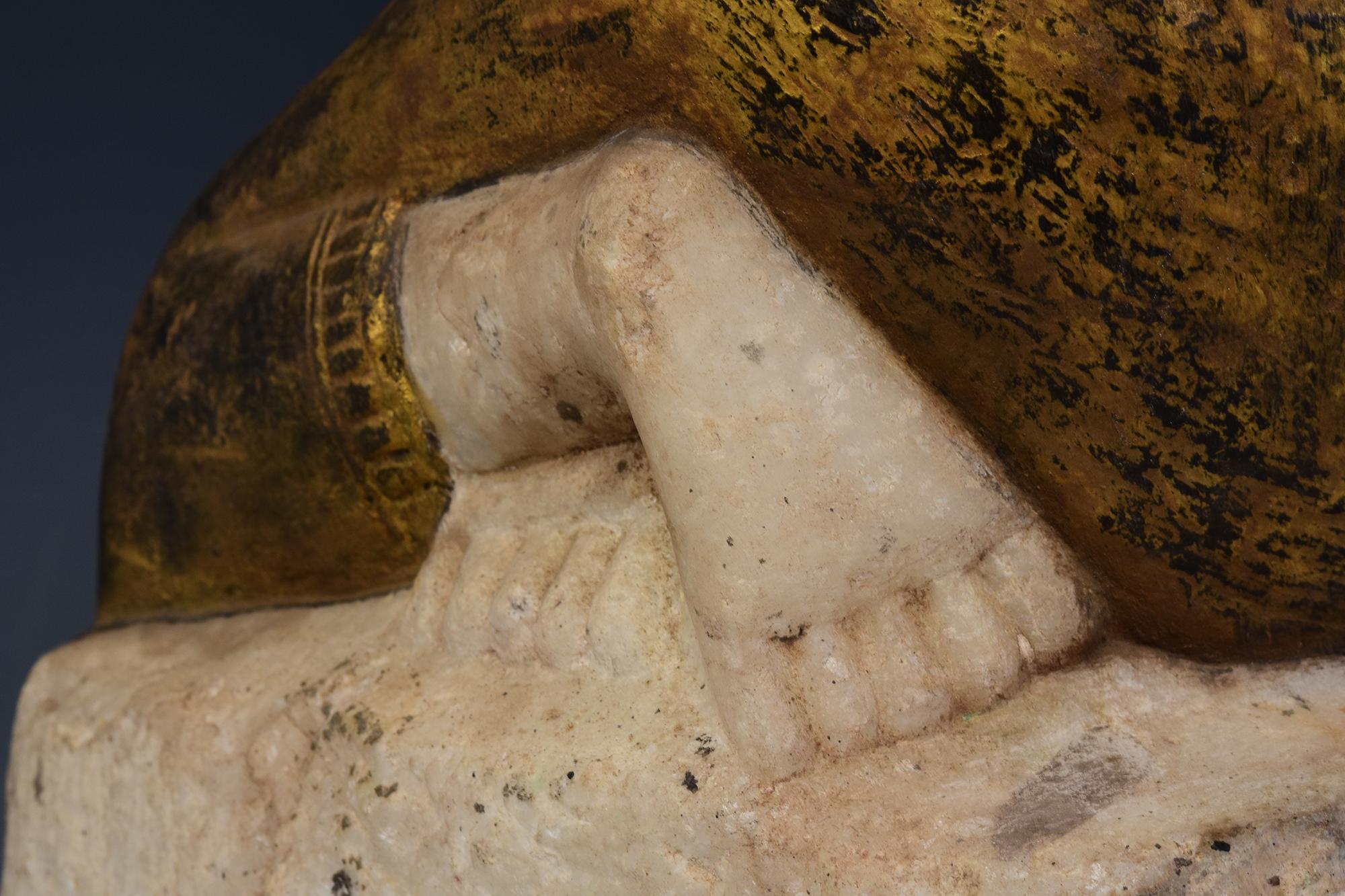 18th C., Shan, Antique Burmese Alabaster Marble Seated Crowned King Buddha For Sale 9