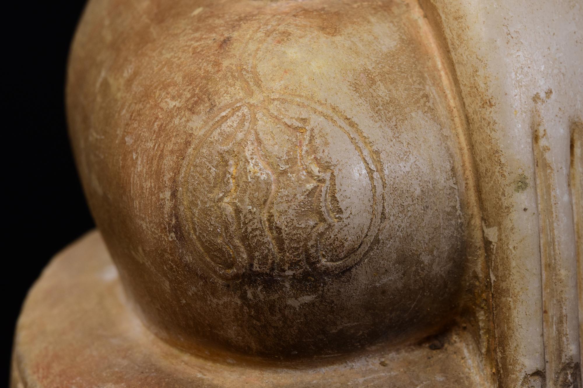 18th C., Shan, Antique Burmese Alabaster Marble Seated Crowned King Buddha For Sale 14