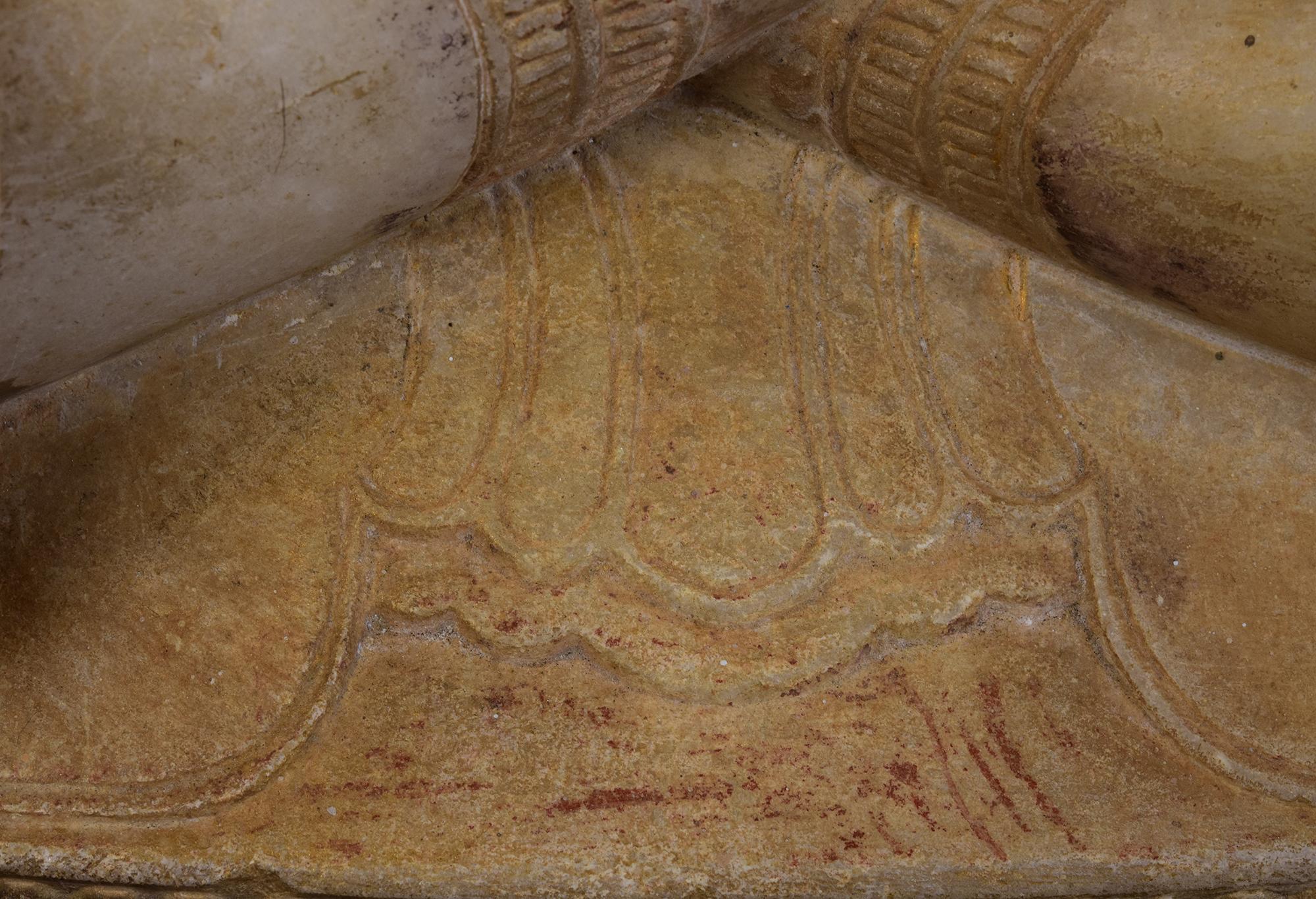 18th C., Shan, Antique Burmese Alabaster Marble Seated Crowned King Buddha For Sale 2