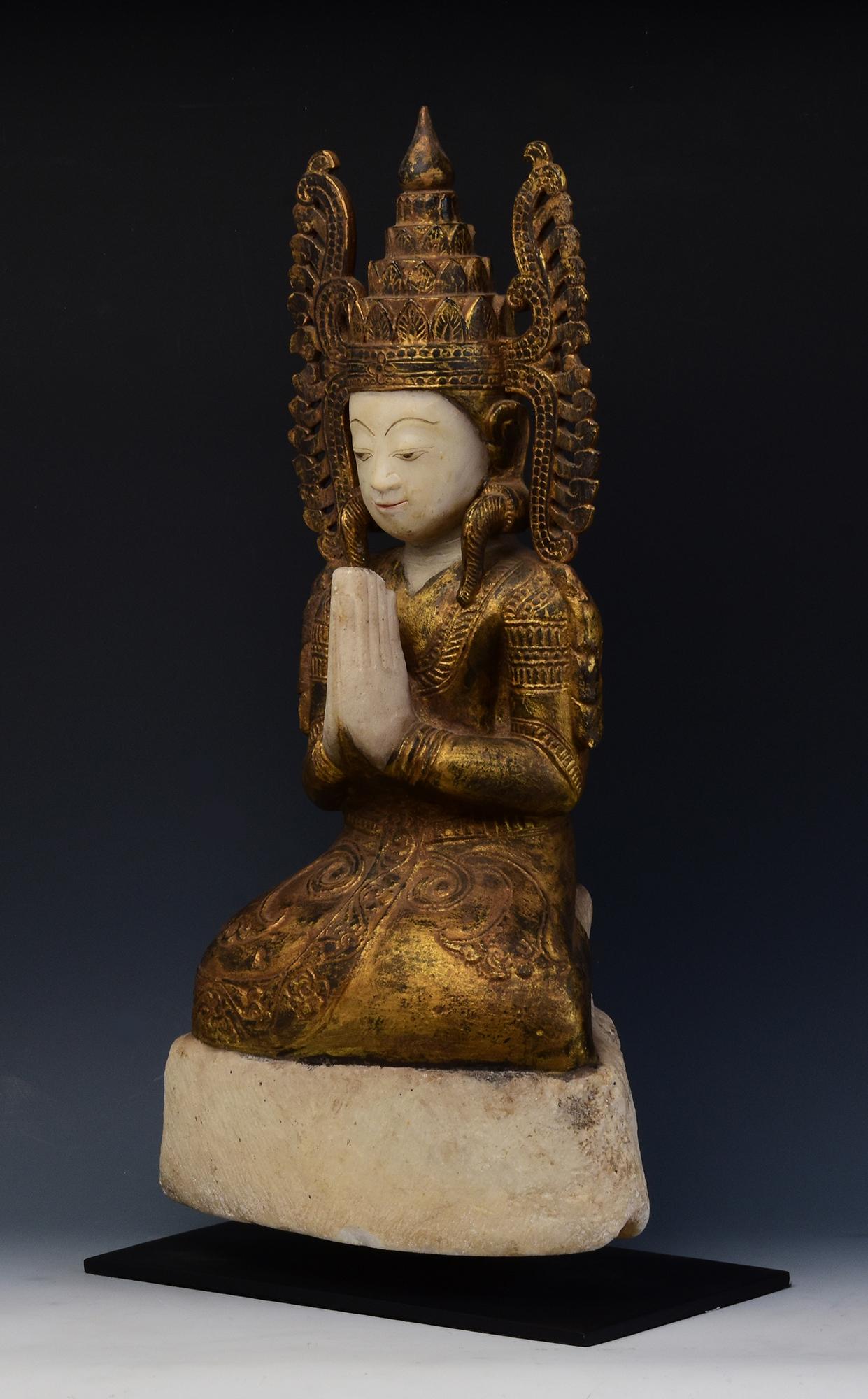 18th C., Shan, Antique Burmese Alabaster Marble Seated Crowned King Buddha For Sale 3