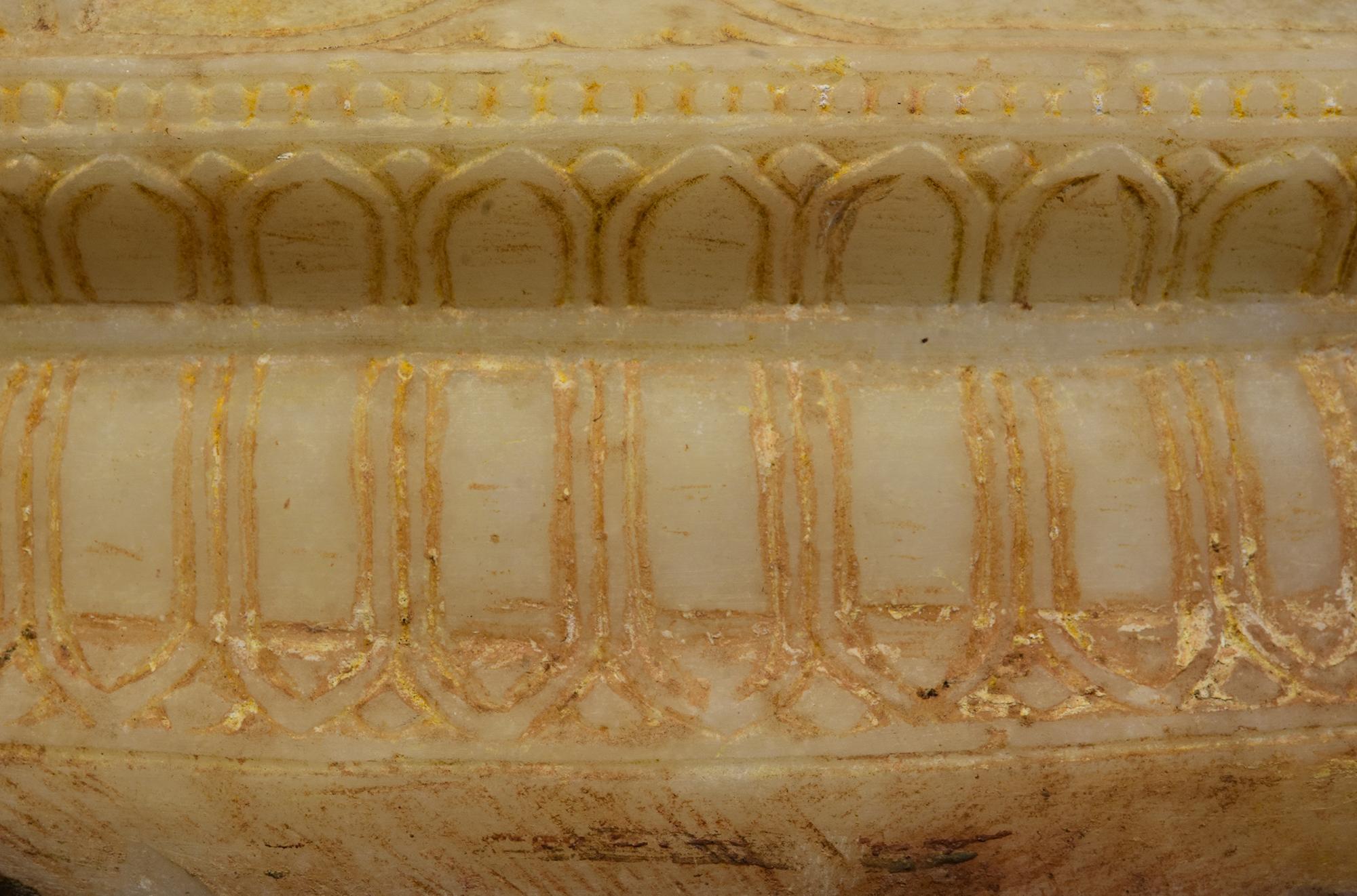 18. Jh., Shan, Antiker burmesischer Alabaster-Marmor Sitzende gekrönte Königsbuddha im Angebot 2