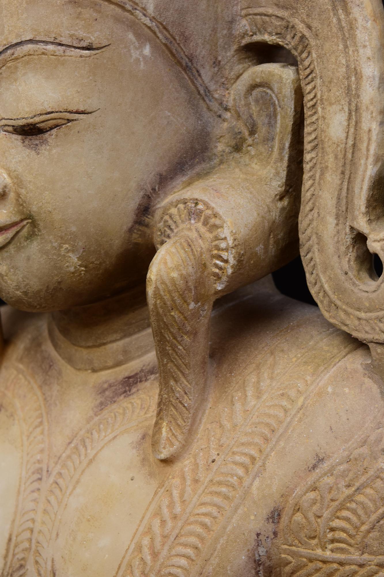 18th C., Shan, Antique Burmese Alabaster Marble Seated Crowned King Buddha For Sale 4