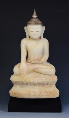 18° C., Shan, antico Buddha birmano seduto in alabastro su base a doppio loto