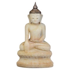 18° C., Shan, antico Buddha birmano seduto in alabastro su base a doppio loto
