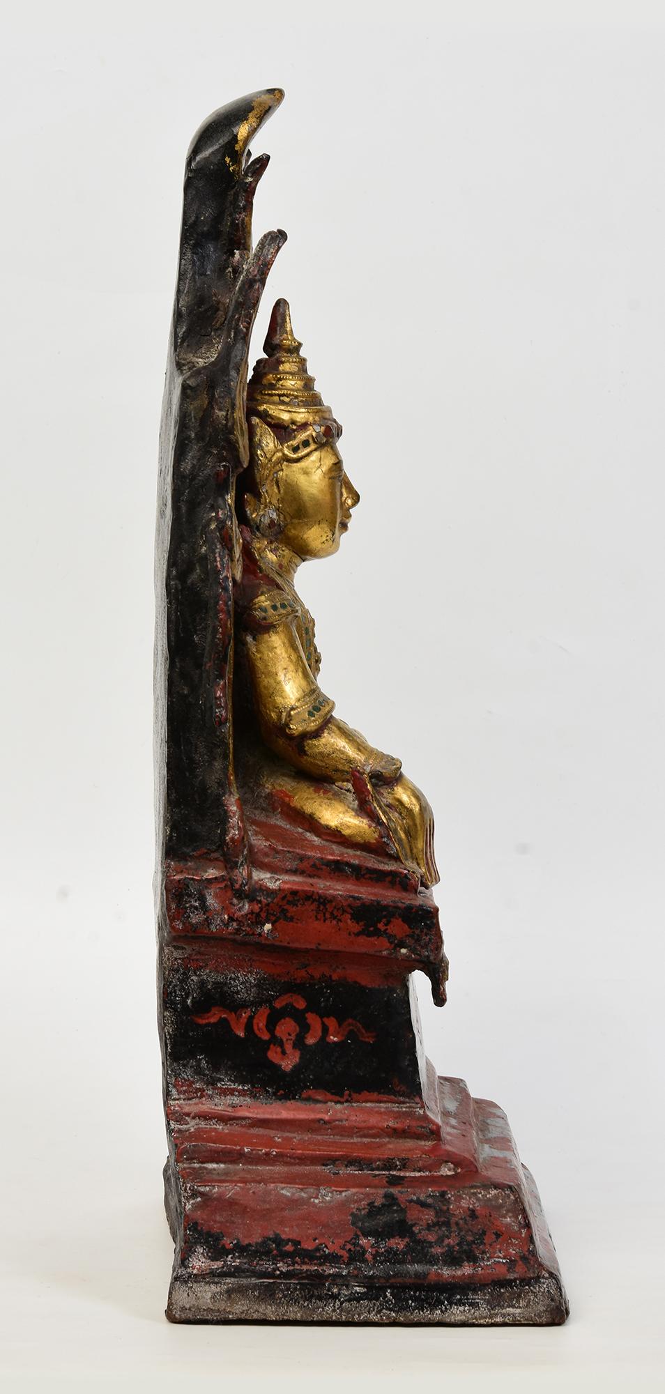 18th C., Shan, Antique Burmese Lacquered Seated Crowned Buddha on the Throne For Sale 5