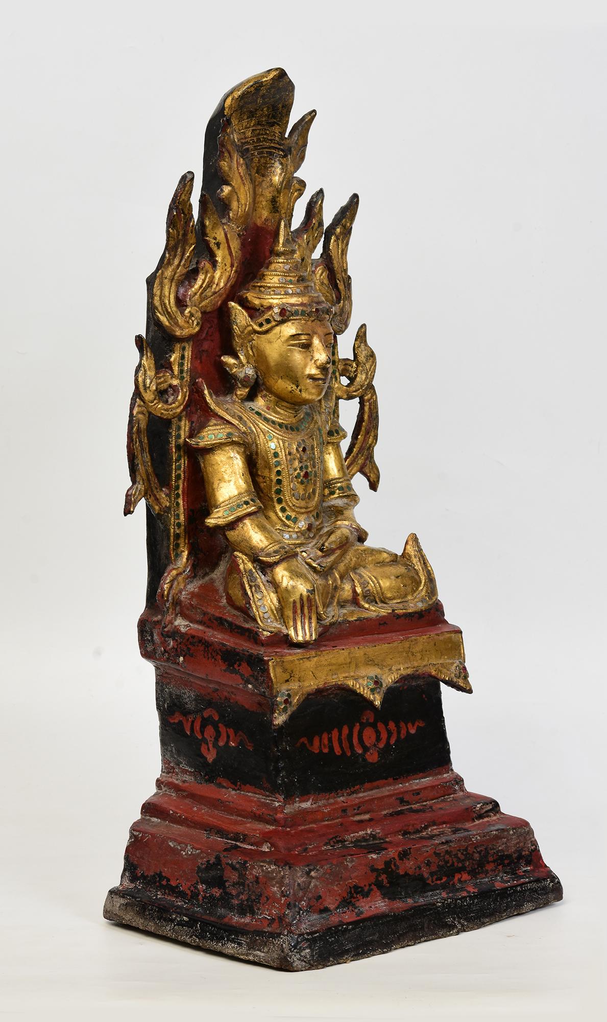18th C., Shan, Antique Burmese Lacquered Seated Crowned Buddha on the Throne For Sale 6