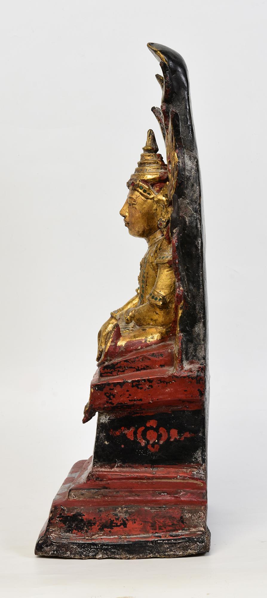 18th C., Shan, Antique Burmese Lacquered Seated Crowned Buddha on the Throne For Sale 3