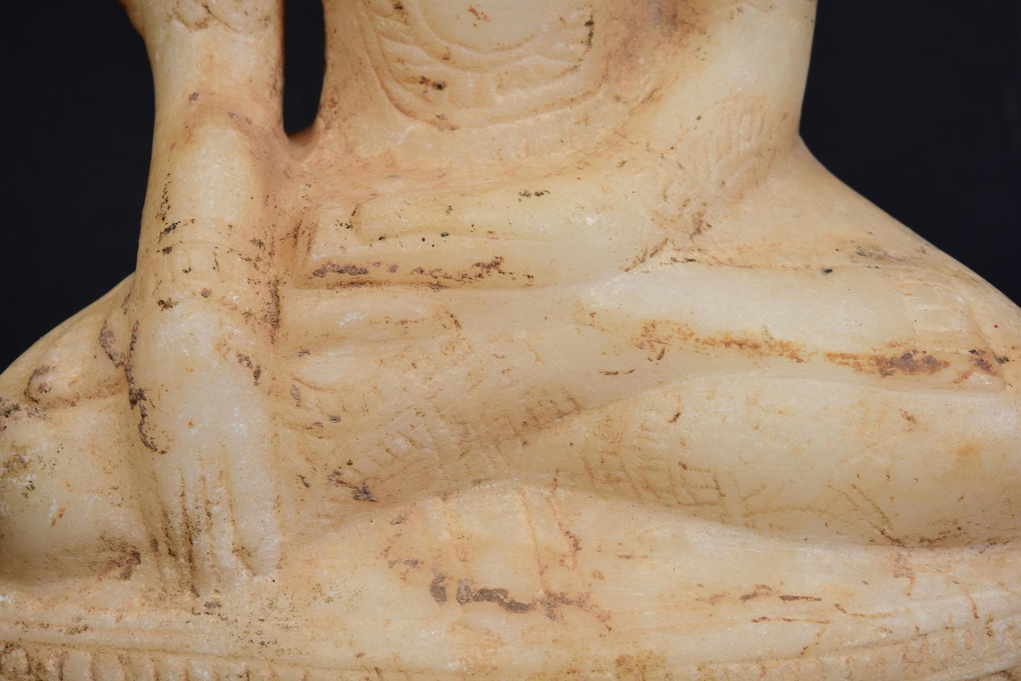 18th C., Shan, Rare Antique Burmese Alabaster Marble Seated King Buddha Statue For Sale 1