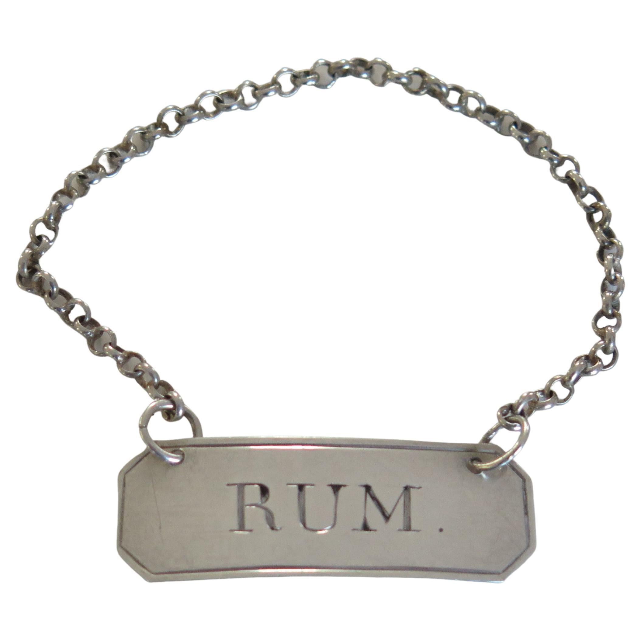 Etiqueta de vino de plata de ley del siglo XVIII "RUM" de Thomas Willimore, Birmingham, 1789