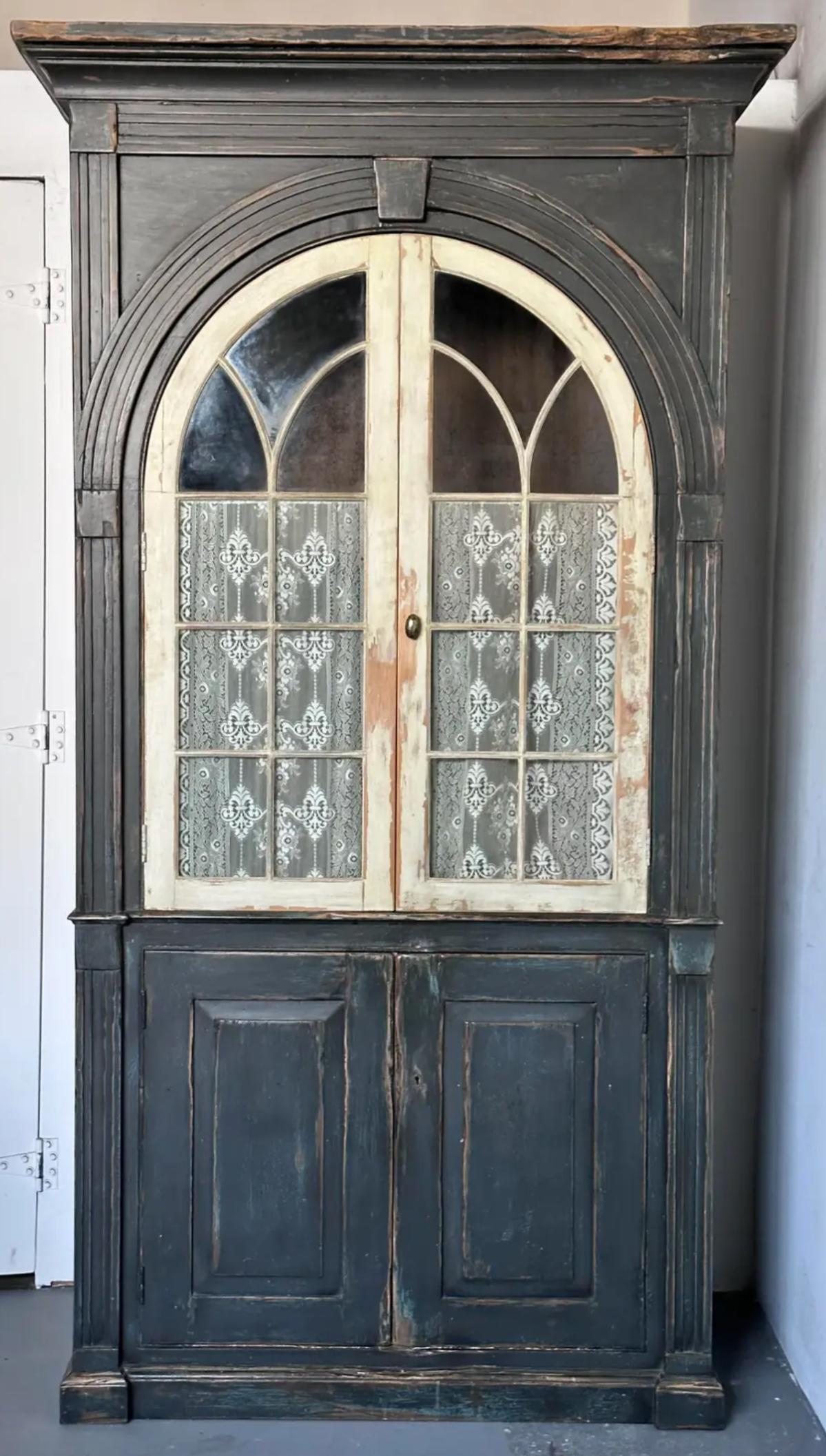 18th C Style Richard Mulligan American Country Armoire Linen Press Cabinet In Good Condition For Sale In LOS ANGELES, CA