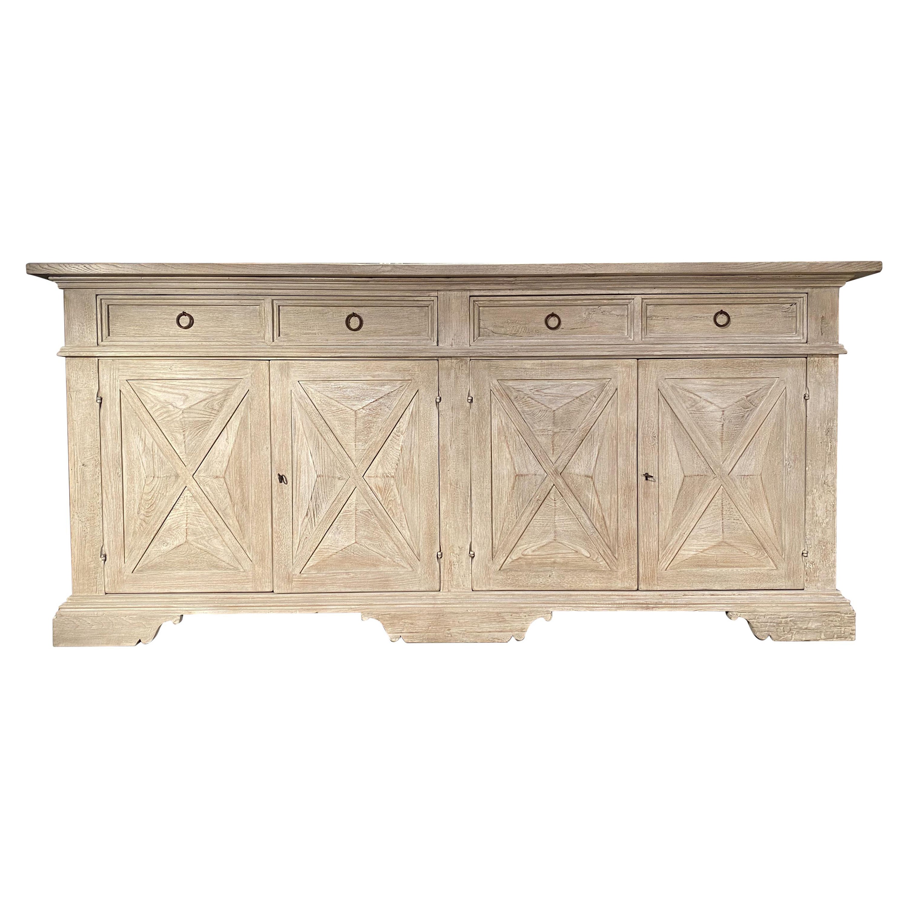 Credenza in castagno antico del XVIII secolo in stile toscano italiano con finitura spazzolata Dolomiti