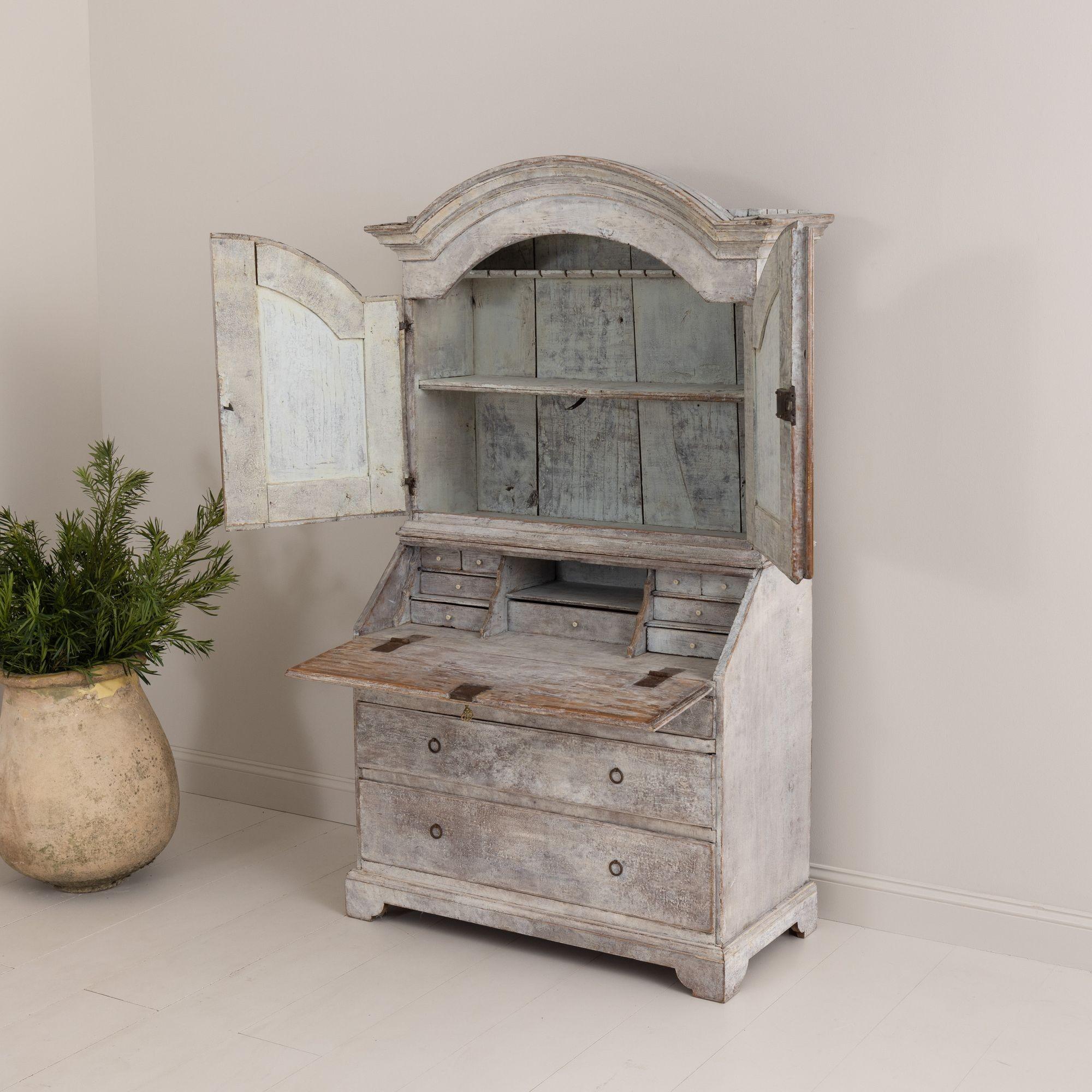 18th C. Swedish Baroque Secretary with Library in Original Paint For Sale 7