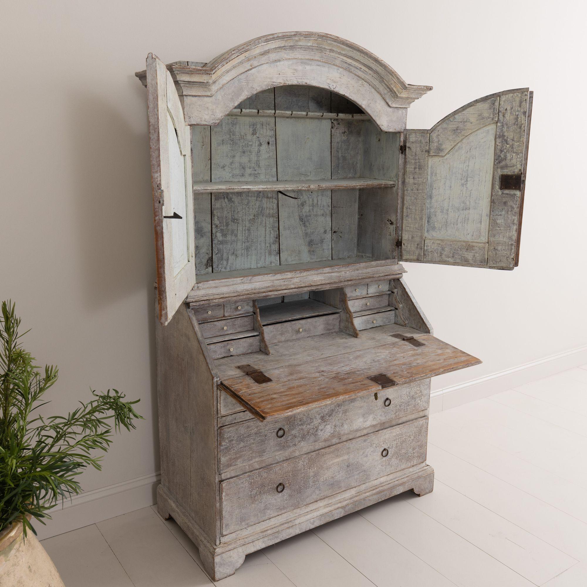 18th C. Swedish Baroque Secretary with Library in Original Paint For Sale 9