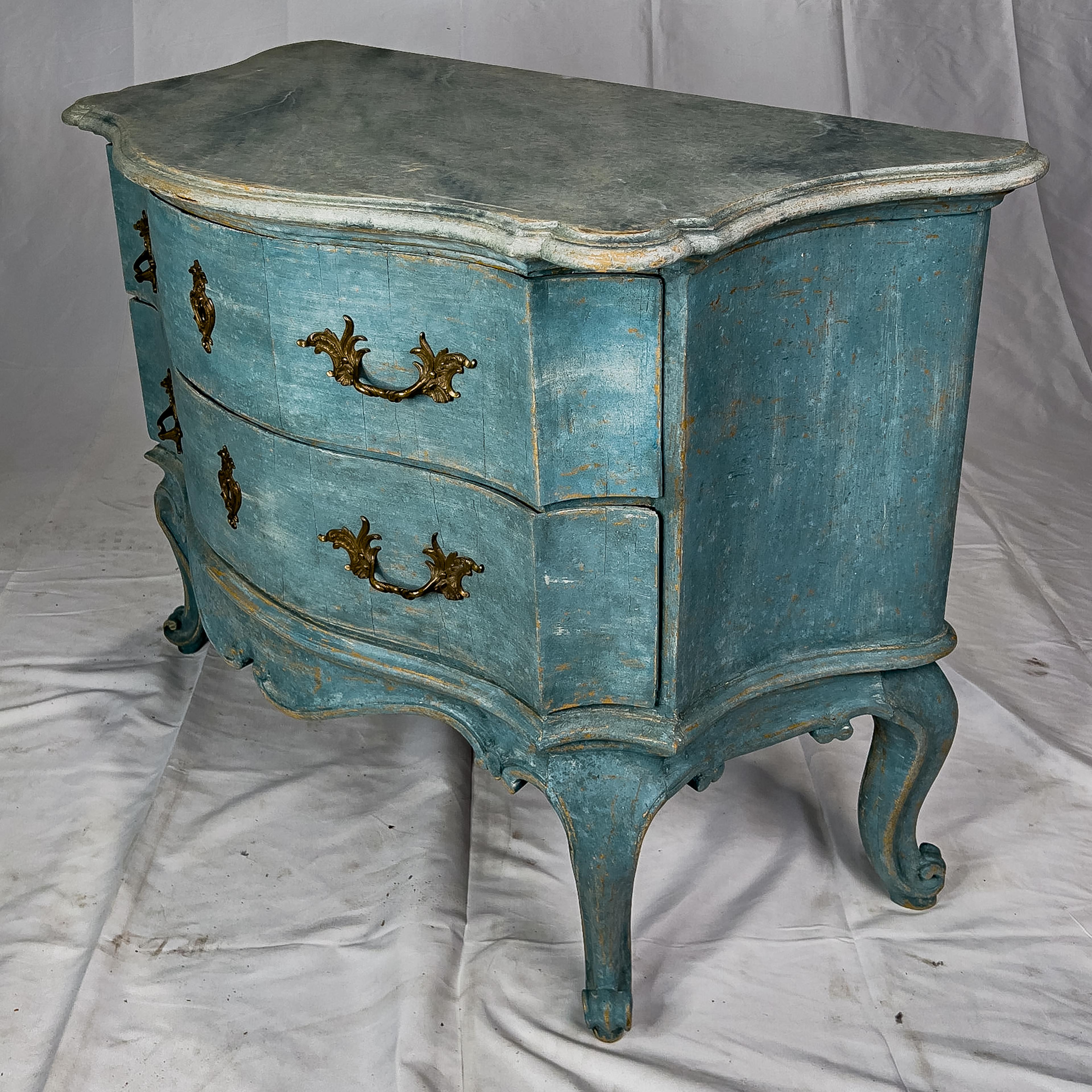 18th c. Swedish Commode For Sale 8