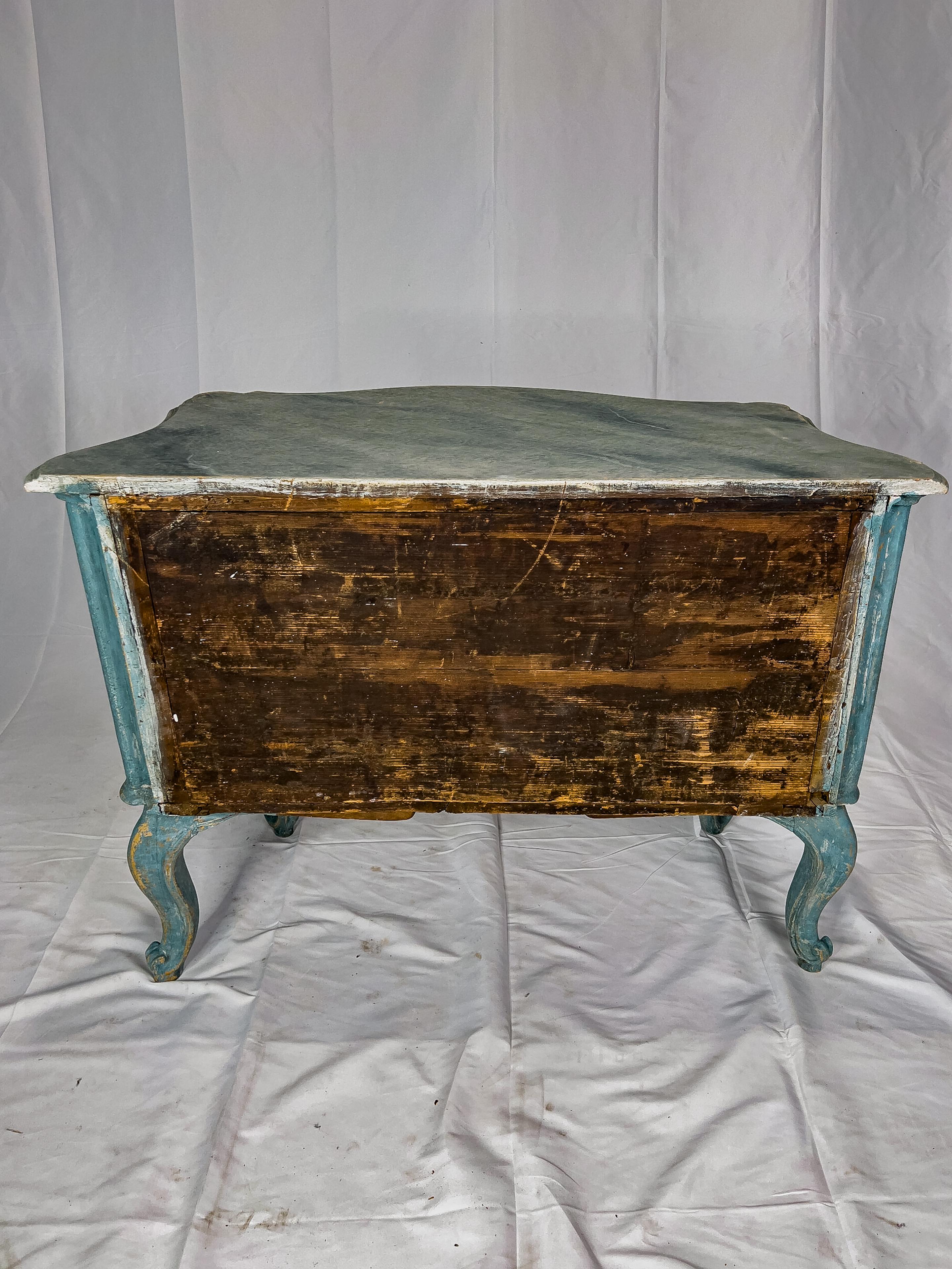18th c. Swedish Commode For Sale 10