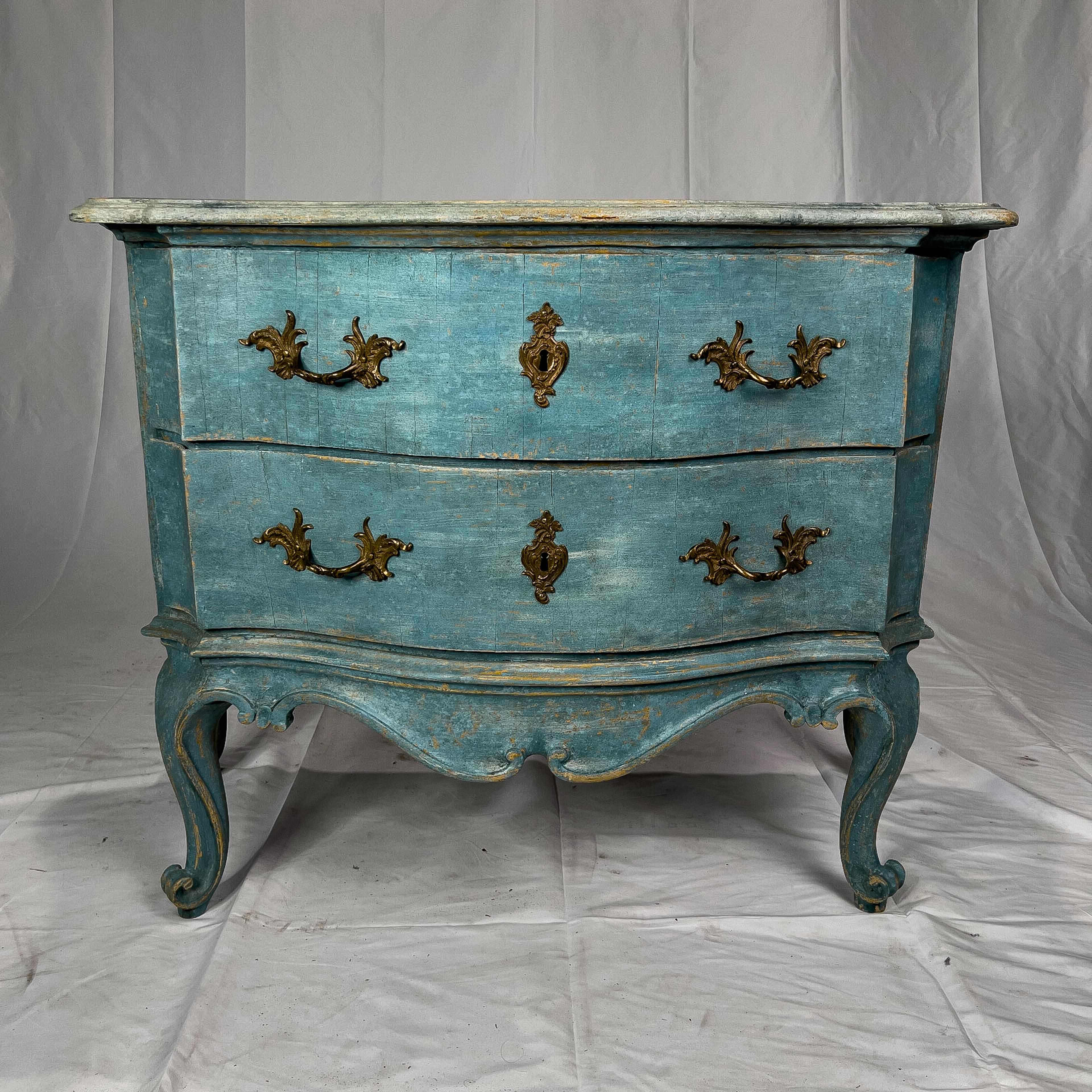 Gustavian 18th c. Swedish Commode For Sale