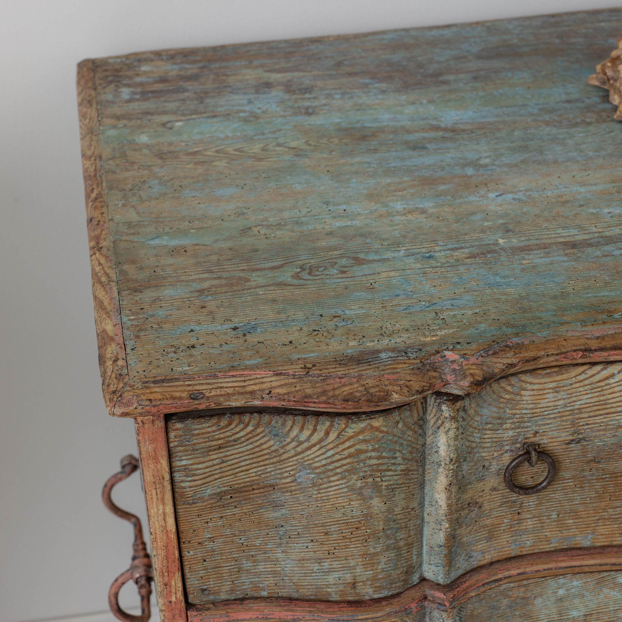 Pine 18th c. Swedish Commode in Original Patina with Arbalette Shaped Front For Sale