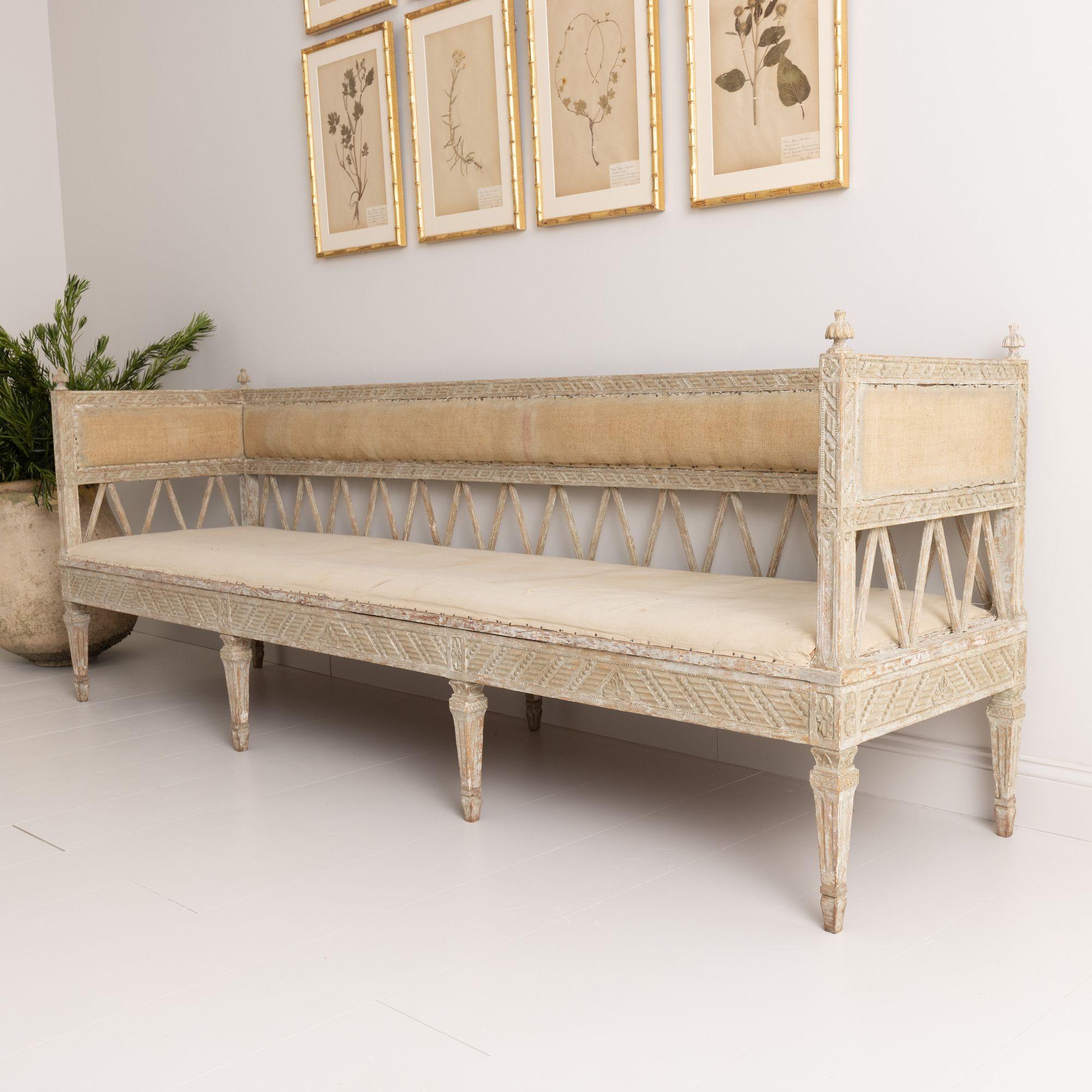 18th C. Swedish Early Gustavian Period Long Painted Sofa Bench in Original Paint In Excellent Condition In Wichita, KS