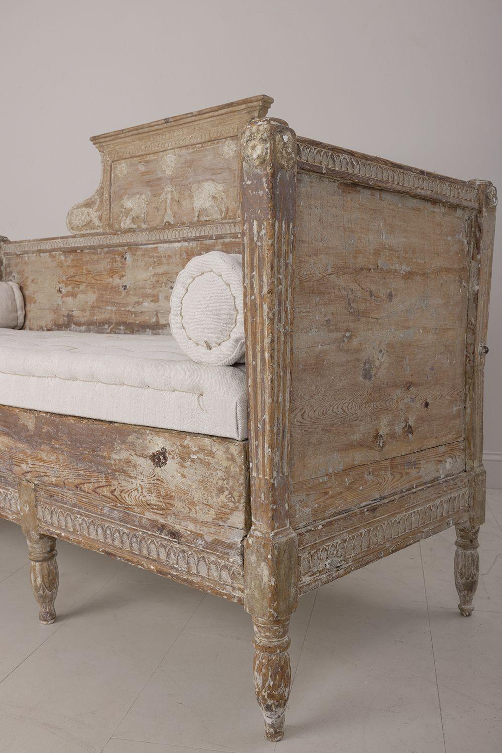 18th c. Swedish Gustavian Daybed Sofa Bench with Griffons in Original Patina 7