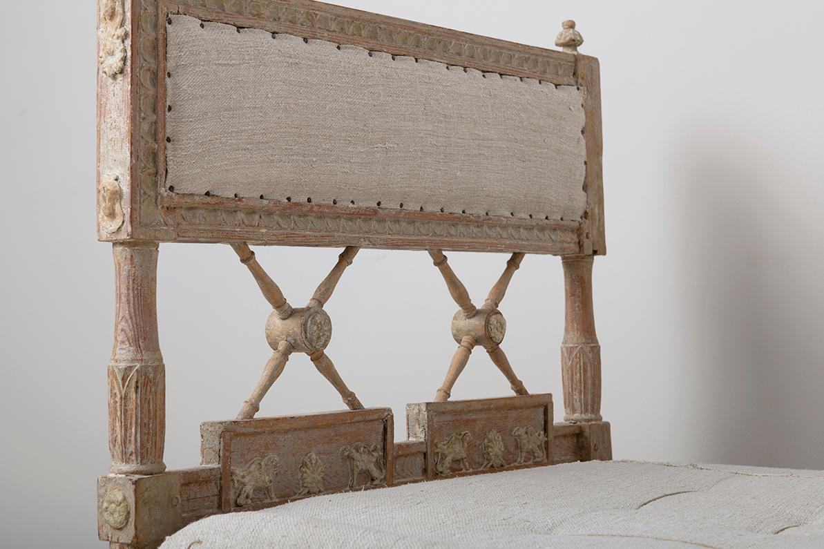  Swedish Daybed in Original Paint with Egyptian Carvings, 18th c. Gustavian 3
