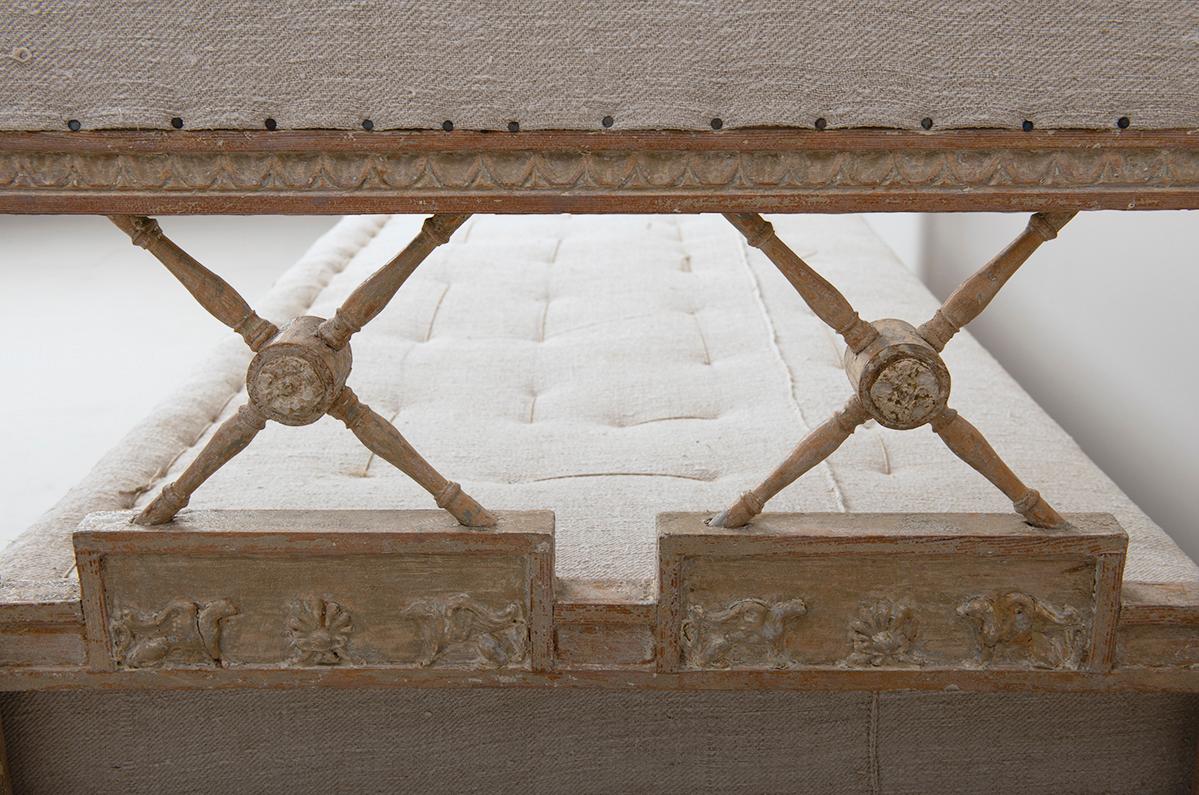 18th Century and Earlier  Swedish Daybed in Original Paint with Egyptian Carvings, 18th c. Gustavian