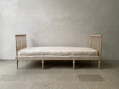 18th C. Swedish Gustavian Period Daybed Sofa in Original Paint by Johan Lindgren