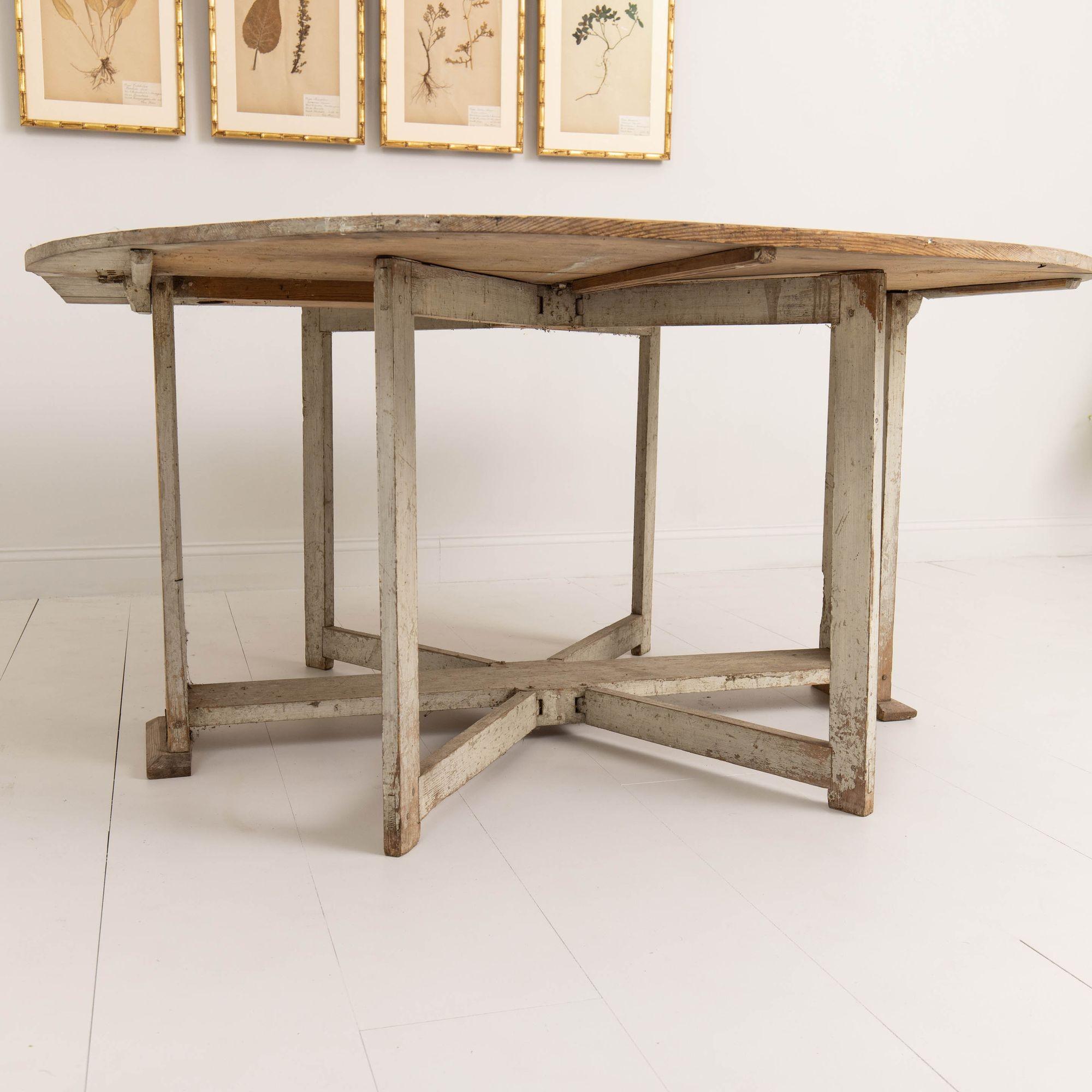 18th c. Swedish Gustavian Original Paint Gate Leg - Drop Leaf Table and Console For Sale 5