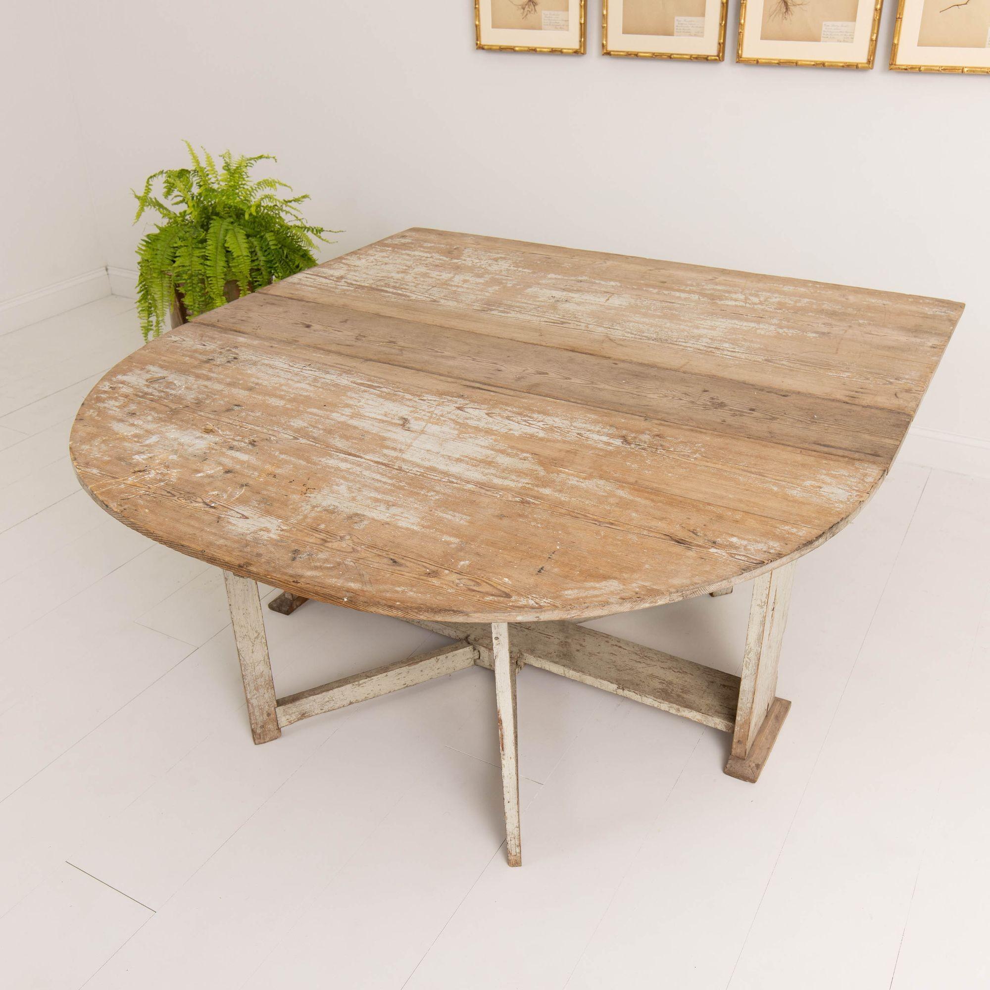 18th c. Swedish Gustavian Original Paint Gate Leg - Drop Leaf Table and Console For Sale 8