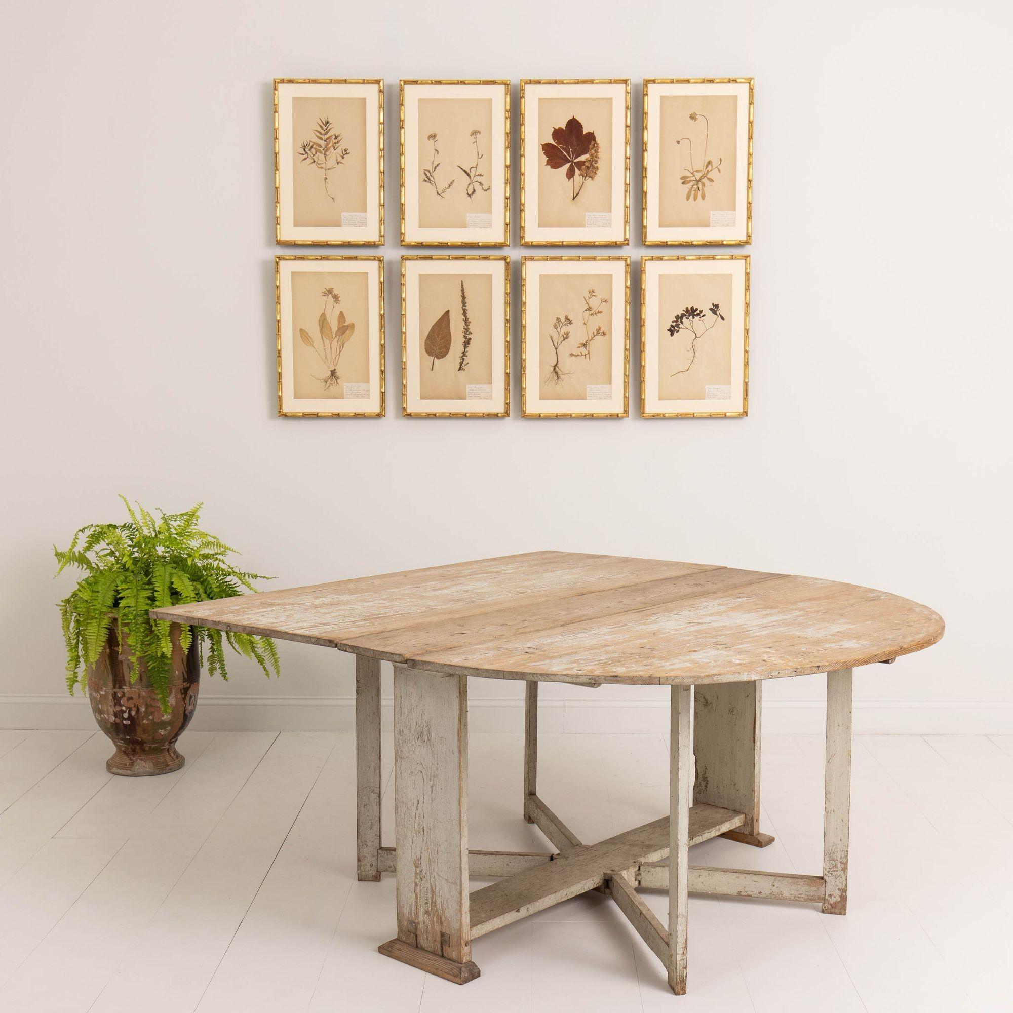 18th c. Swedish Gustavian Original Paint Gate Leg - Drop Leaf Table and Console For Sale 10