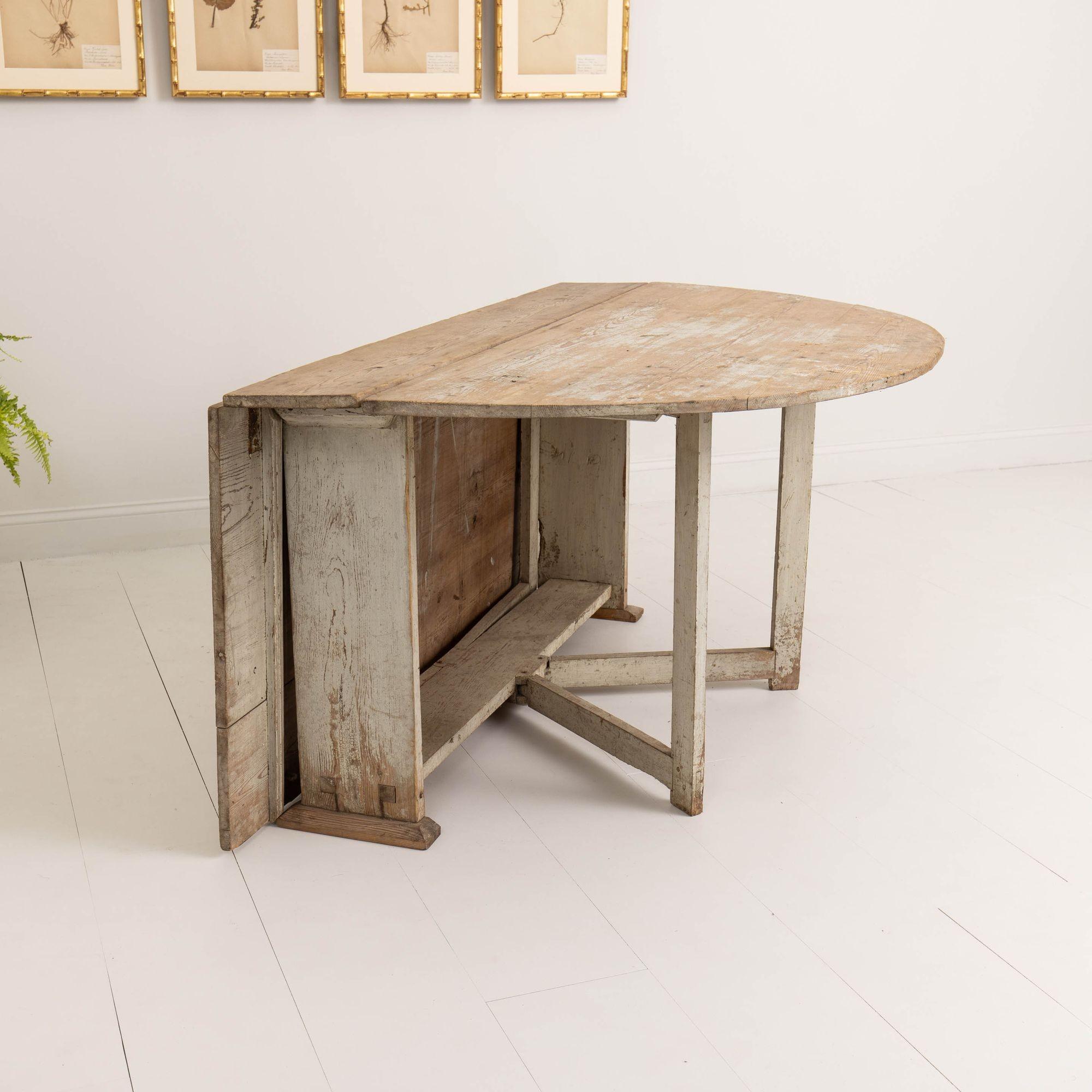 18th c. Swedish Gustavian Original Paint Gate Leg - Drop Leaf Table and Console For Sale 11