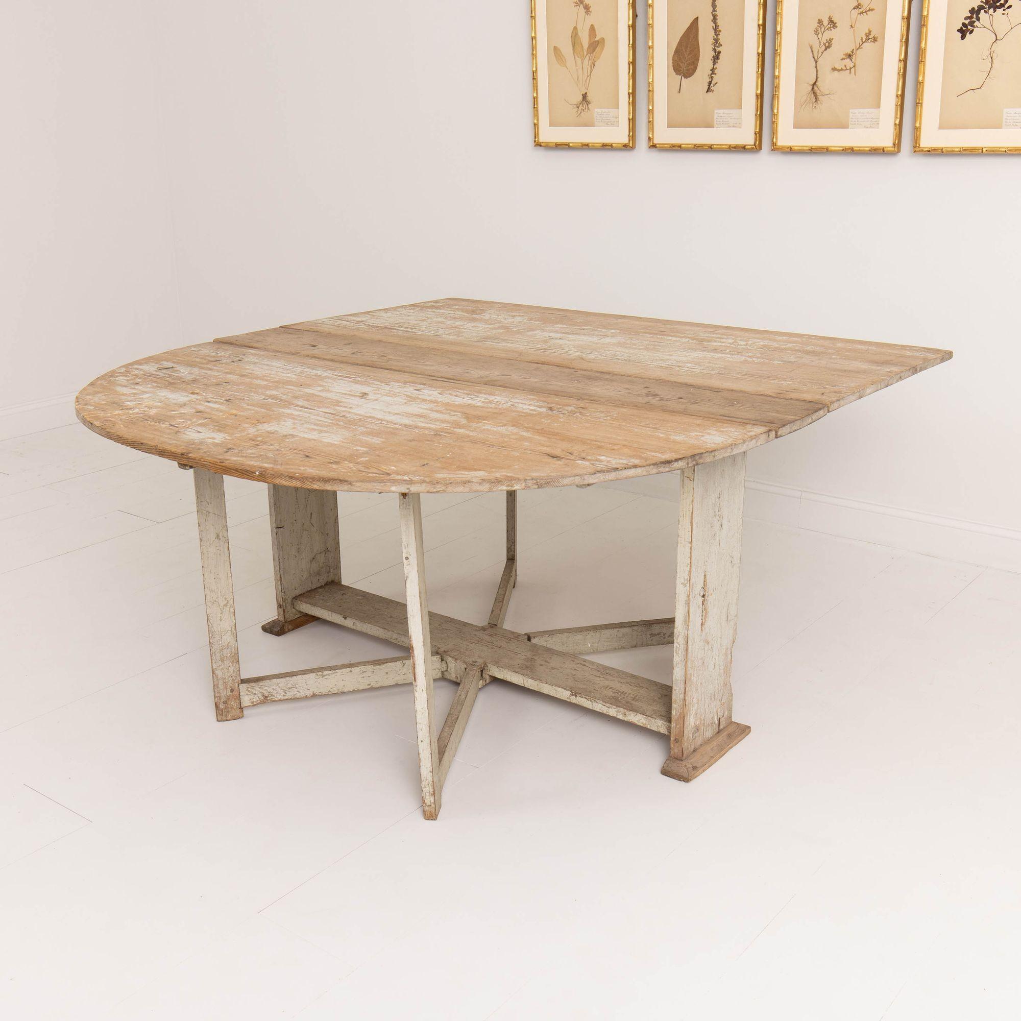 18th c. Swedish Gustavian Original Paint Gate Leg - Drop Leaf Table and Console For Sale 2