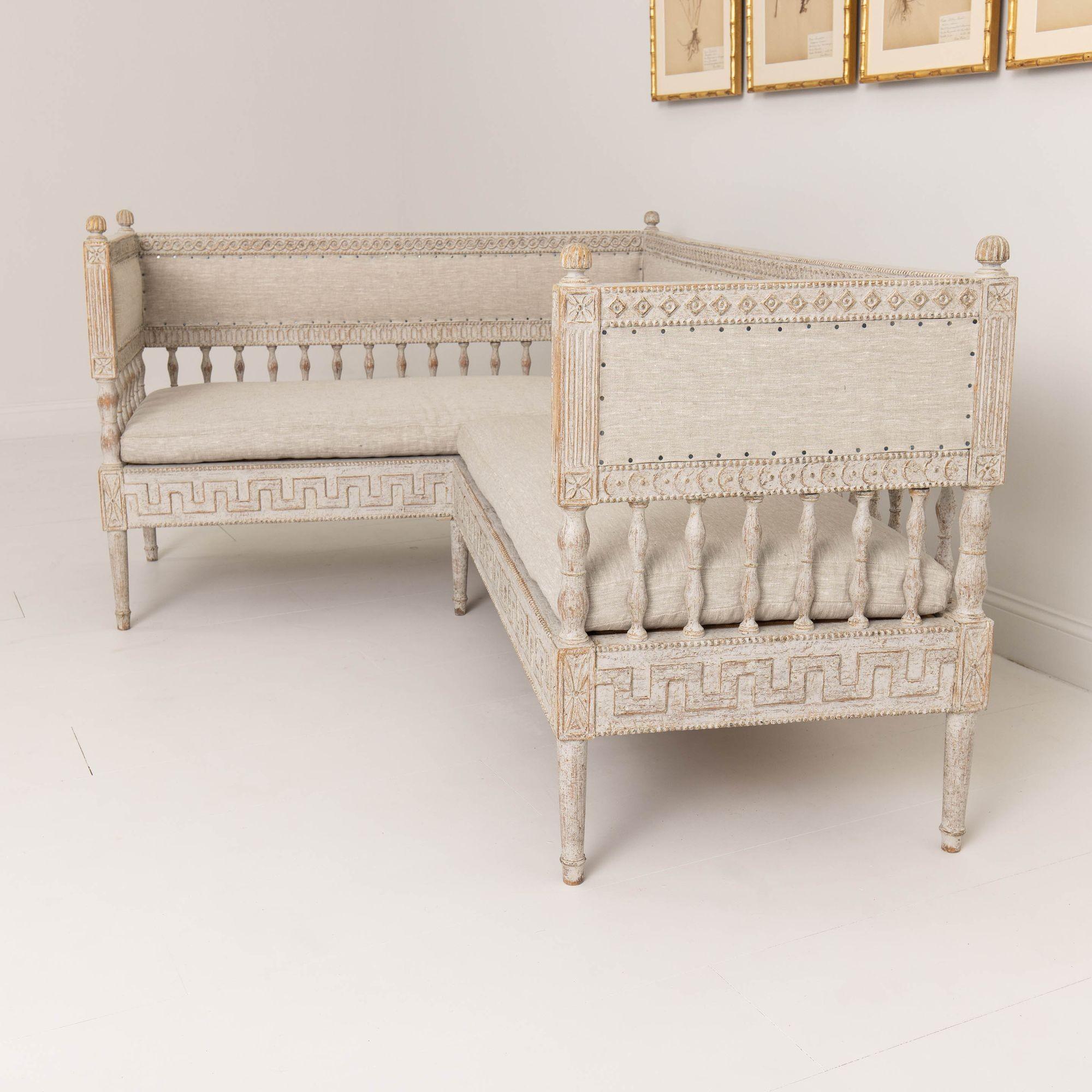 18th c. Swedish Gustavian Period Painted Corner Banquette For Sale 4