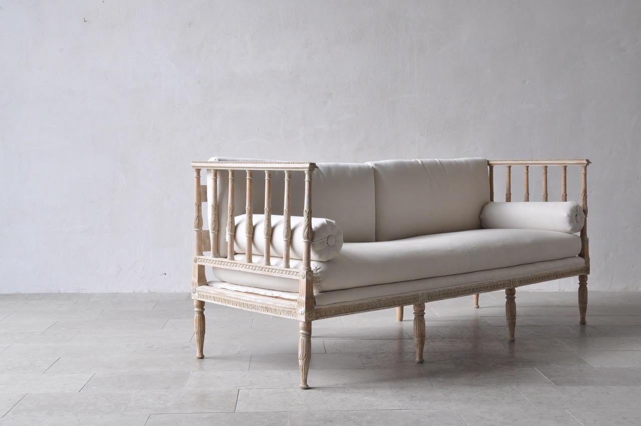 18th Century Swedish Gustavian Period Painted Daybed from Stockholm 3