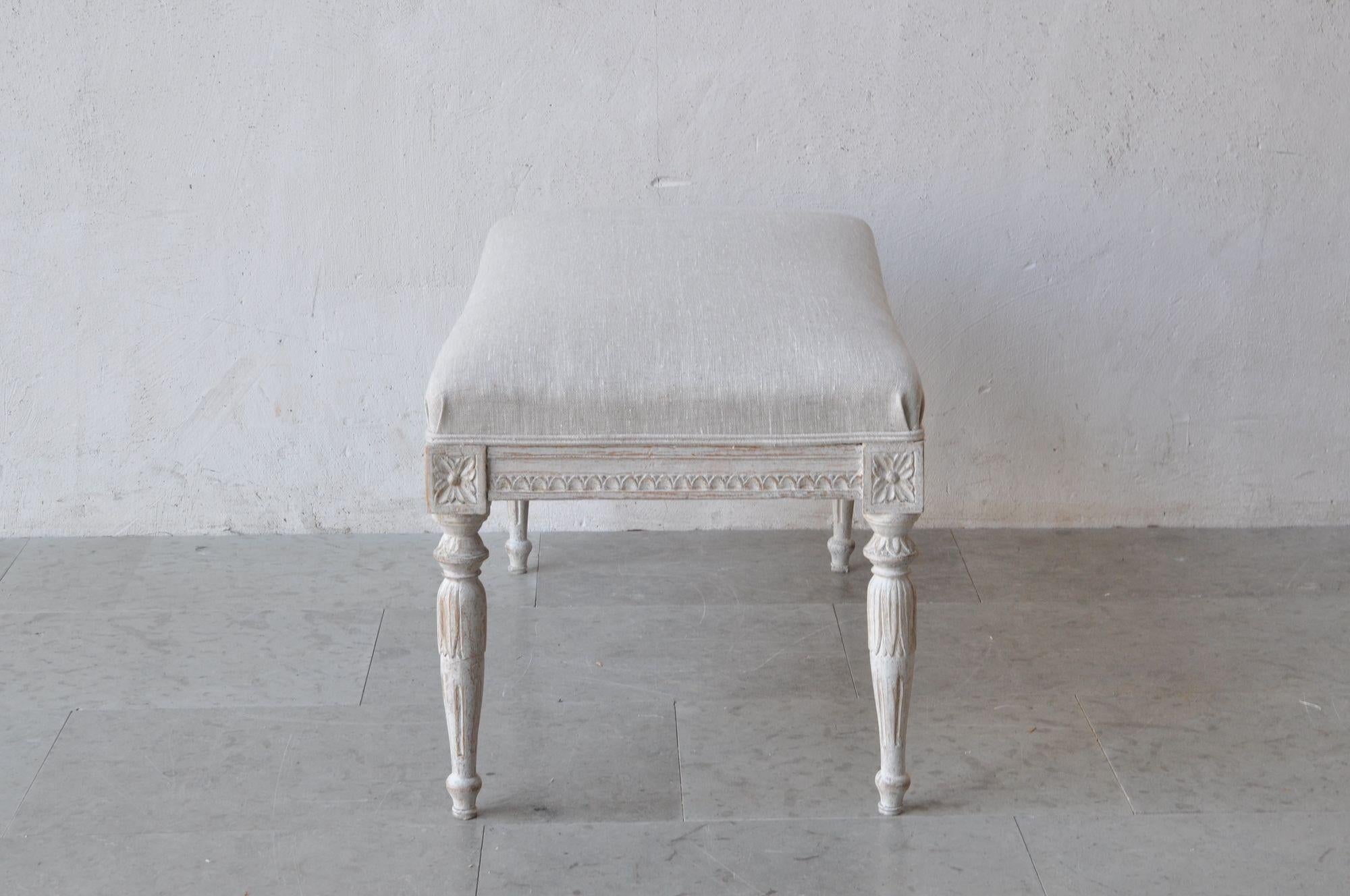 18th Century Swedish Gustavian Period Painted Footstool or Bench In Excellent Condition In Wichita, KS