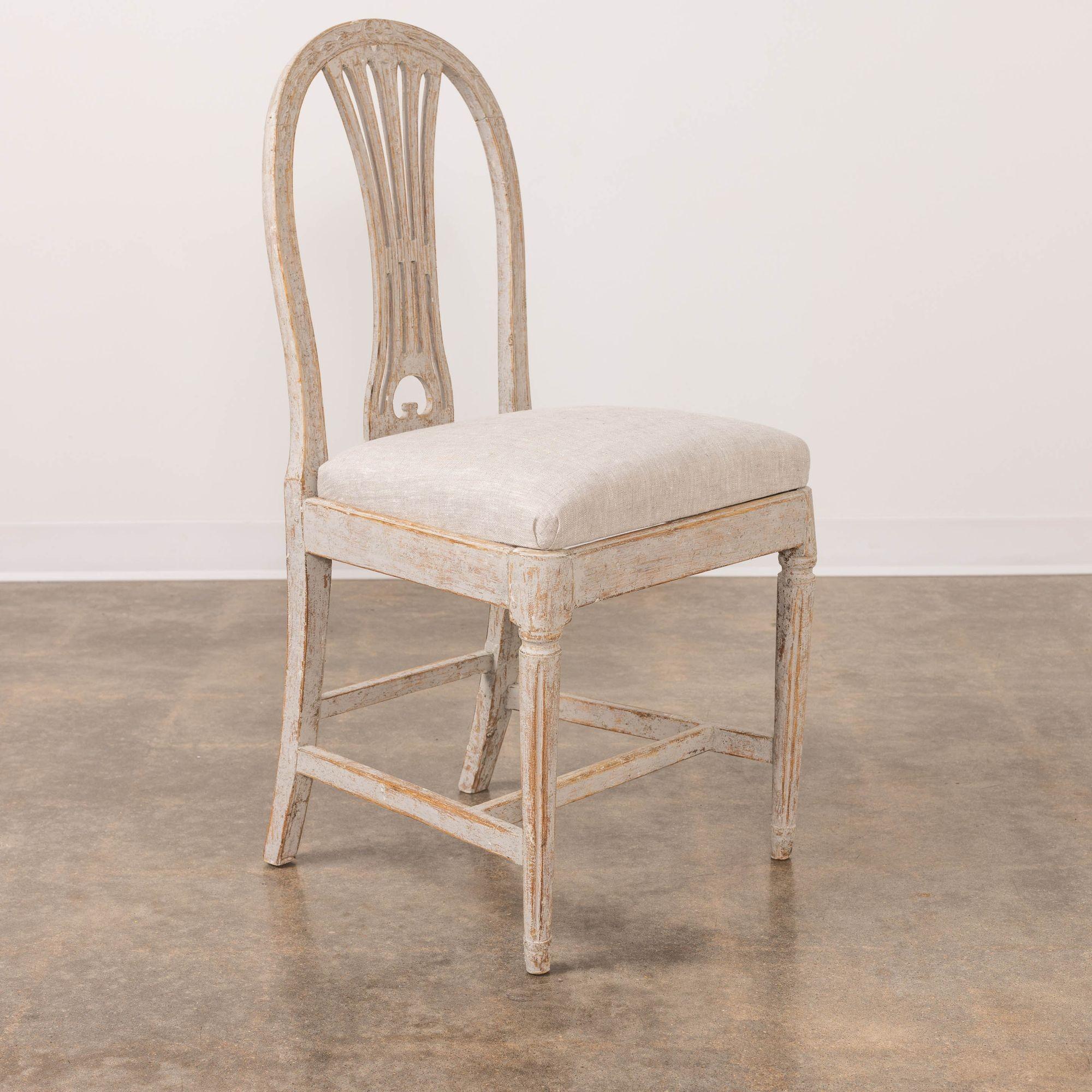 18th Century and Earlier Set of Twelve 18th c. Swedish Gustavian Painted Oval Back Wheat Sheaf Chairs