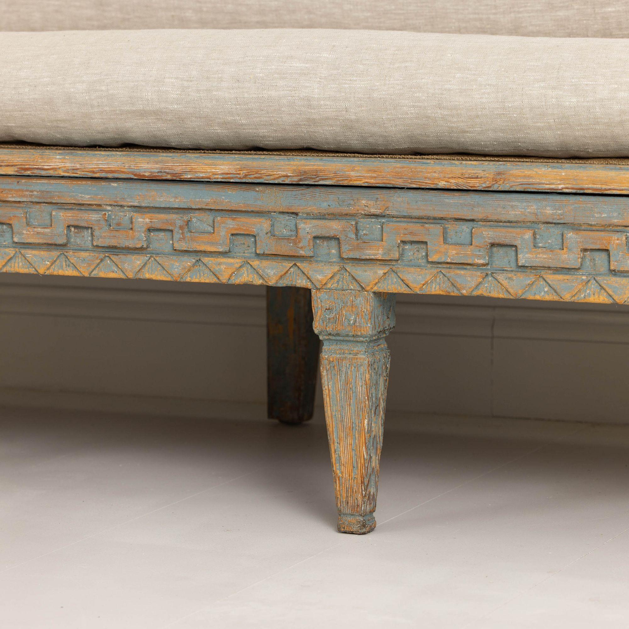 18th c. Swedish Gustavian Period Painted Sofa 'Trägsoffa' For Sale 3