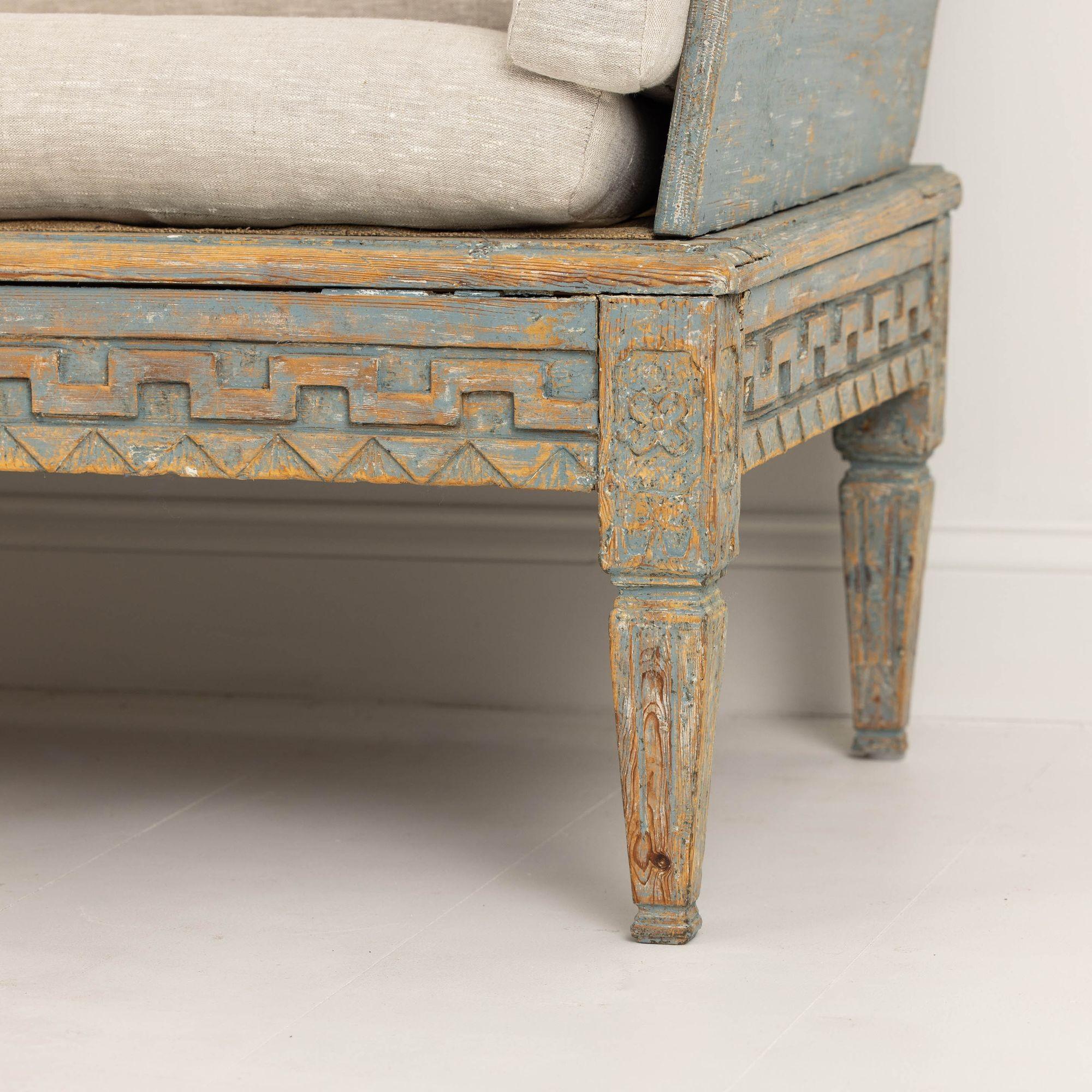 18th c. Swedish Gustavian Period Blue Painted Sofa 'Trägsoffa' For Sale 4