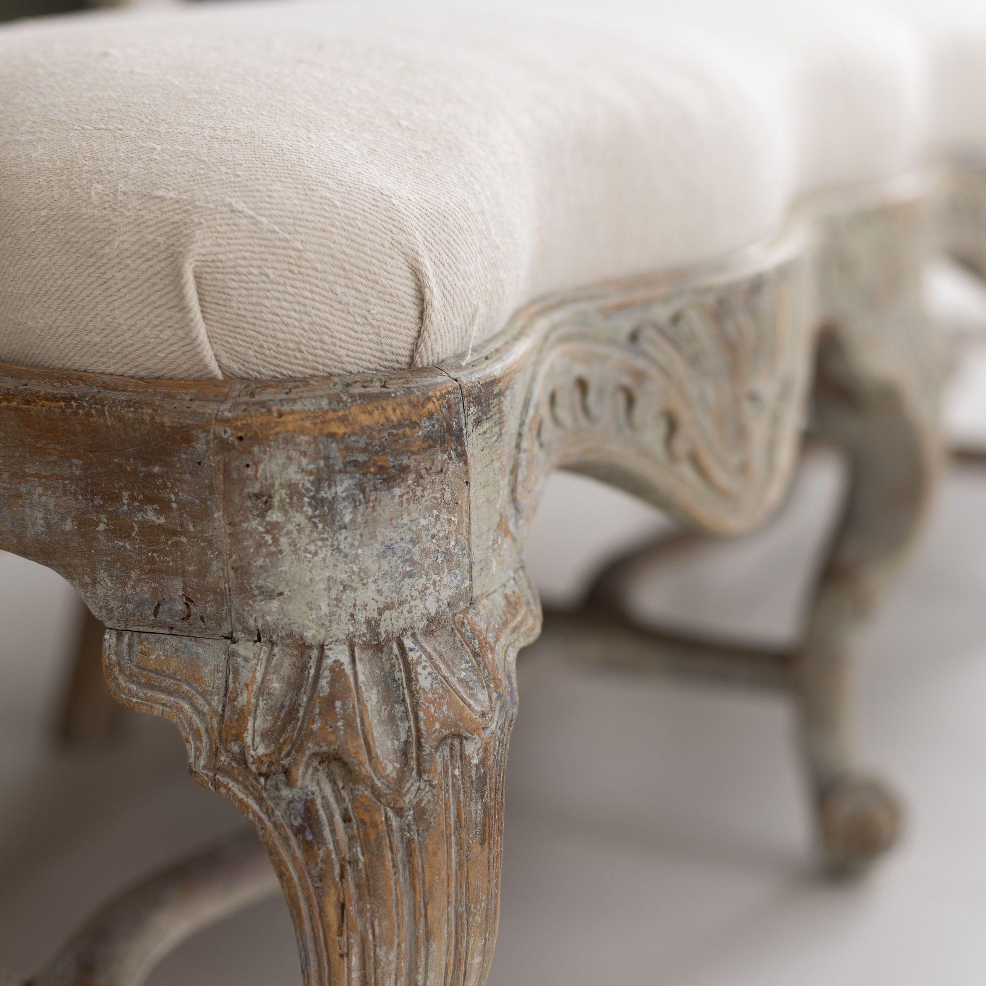 18th Century Swedish Rococo Period Settee or Sofa Bench in Original Paint For Sale 1