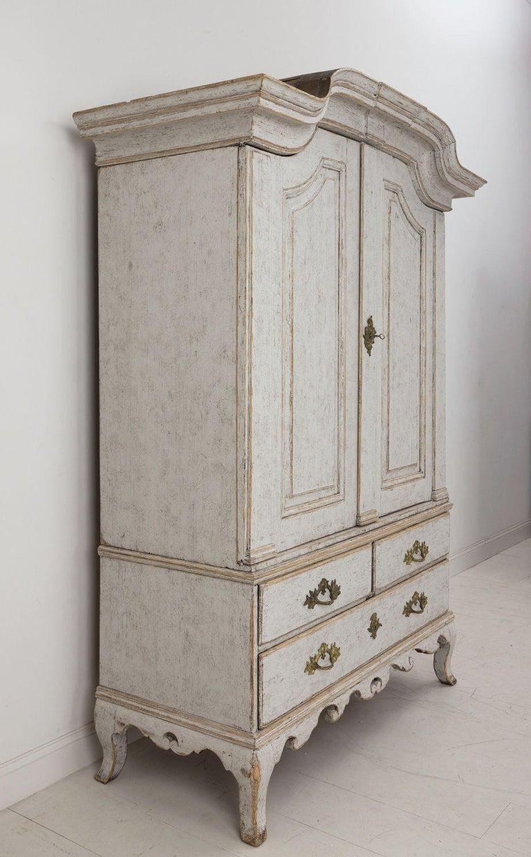 Swedish Two-Part Painted Linen Press Cabinet, 18th c. Rococo Period For Sale 7