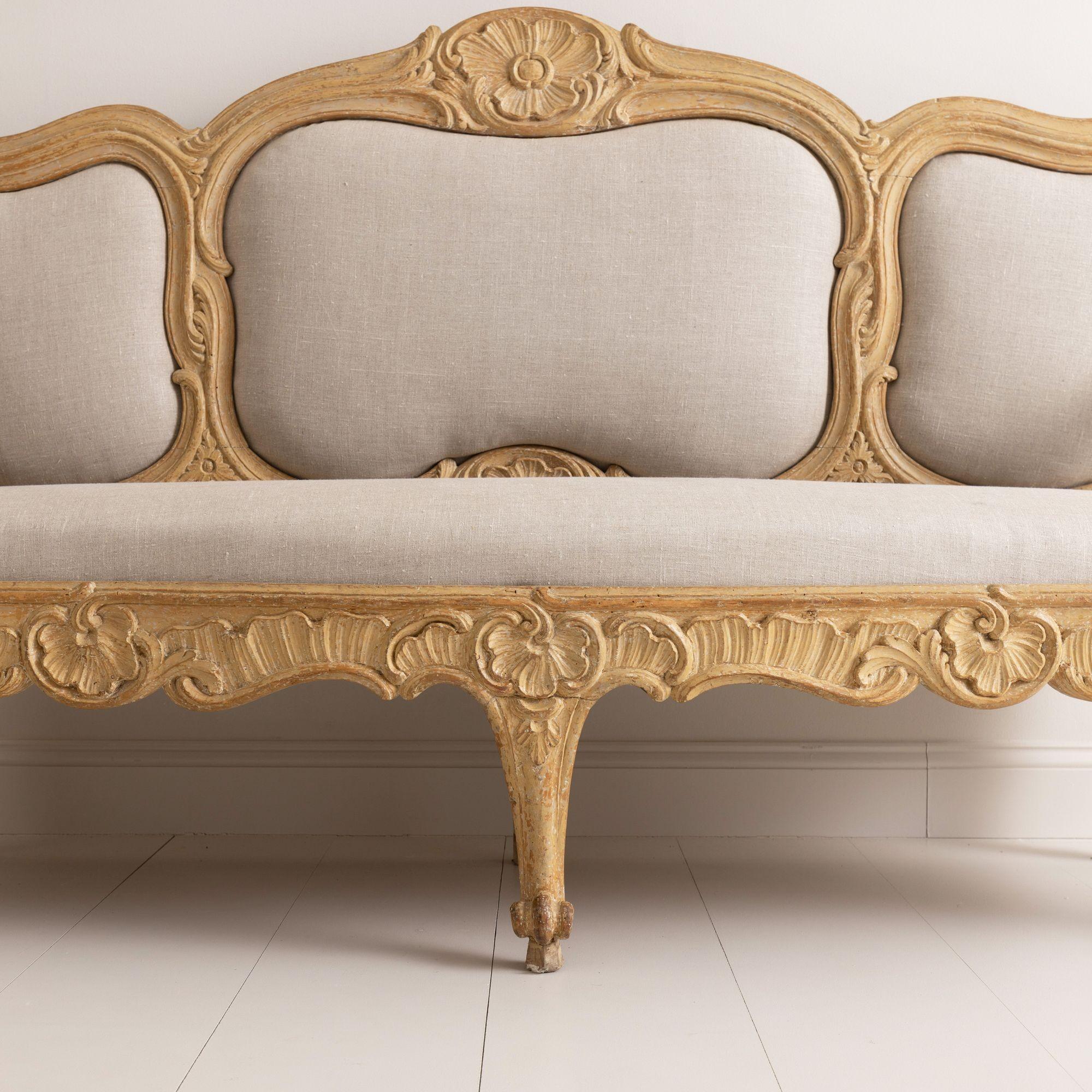 18th C. Swedish Rococo Sofa Bench in Original Paint from Stockholm 4