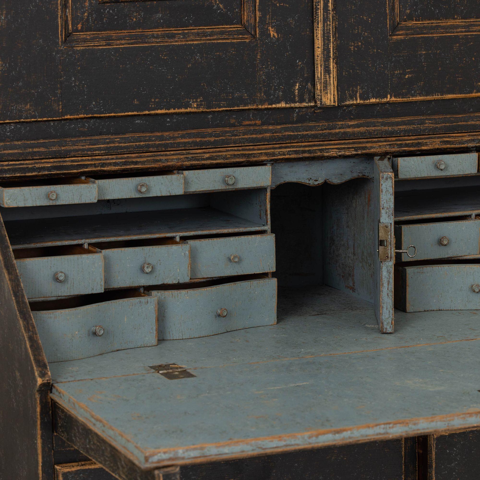 18th c. Swedish Painted Secretary with Library For Sale 8