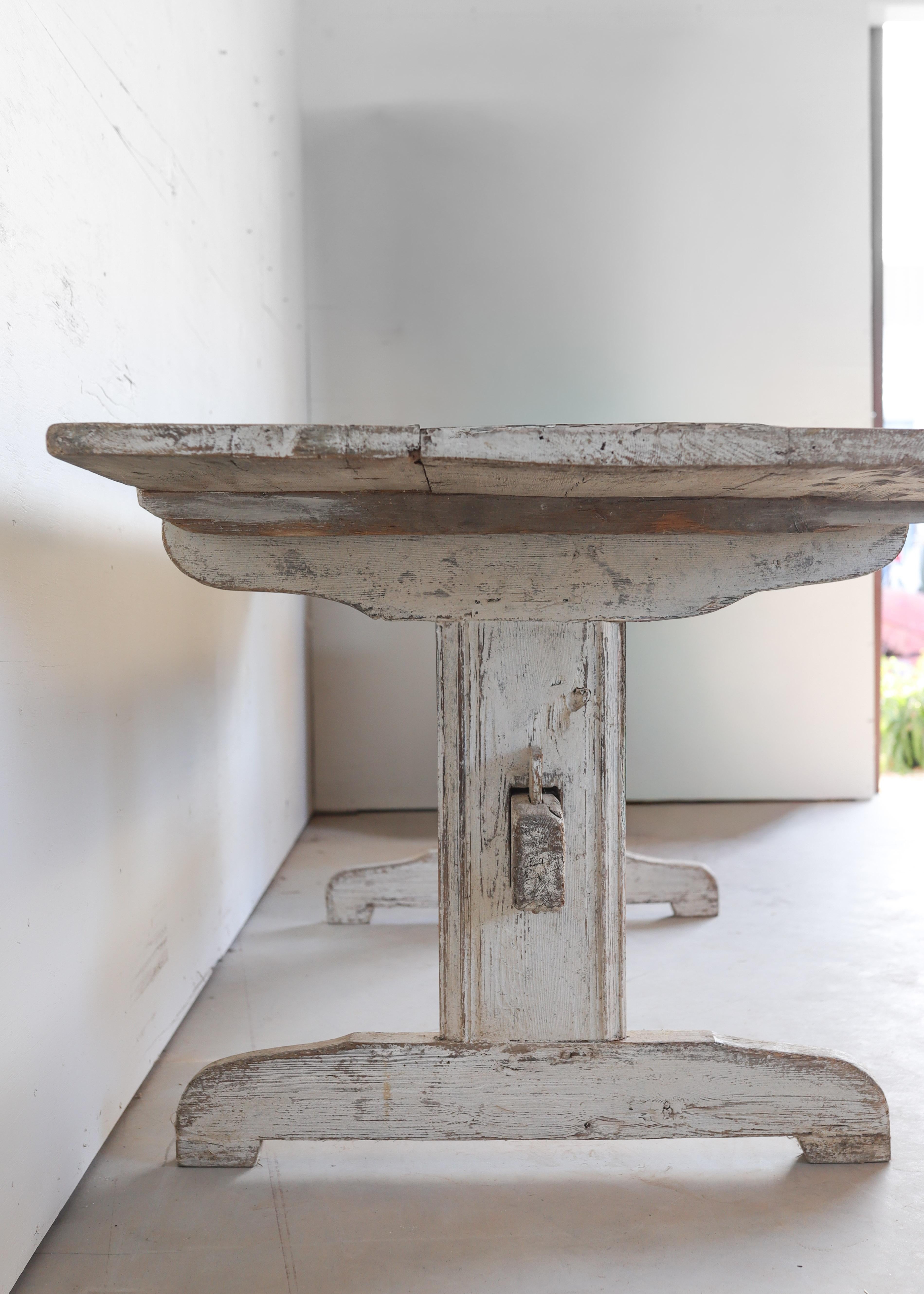 18th c. Swedish Stretcher Table Made from Nordic Pine For Sale 5