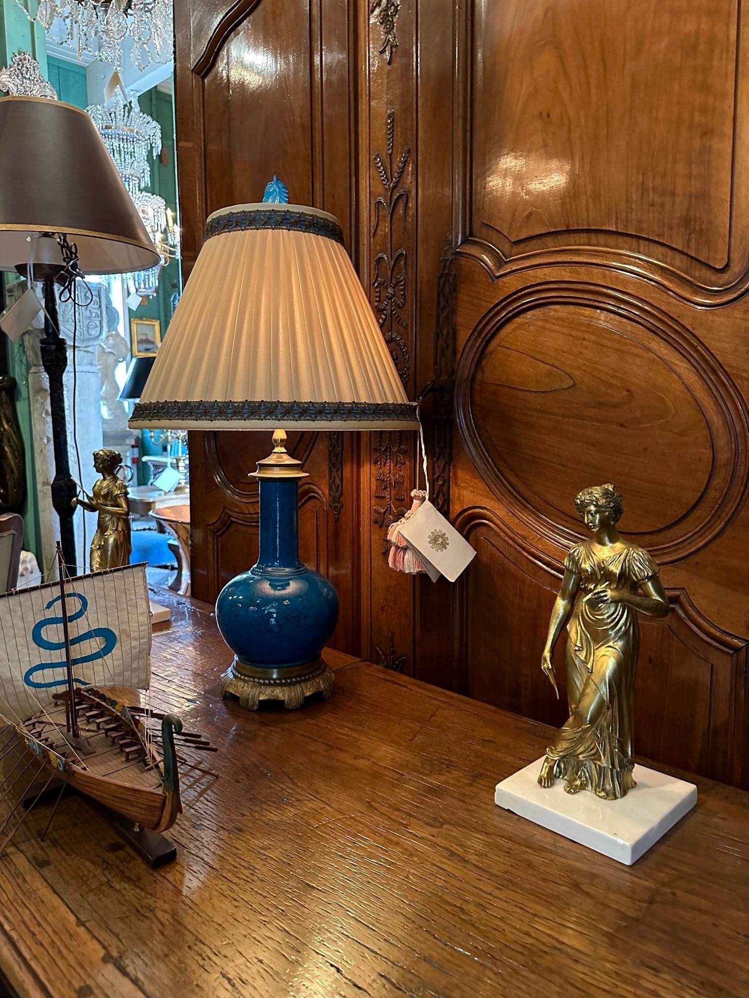 18. Jahrhundert. Tischlampe Keramik Baluster Chinesische blaue Vase & Schirm Finial Antiques LA (Handgefertigt) im Angebot
