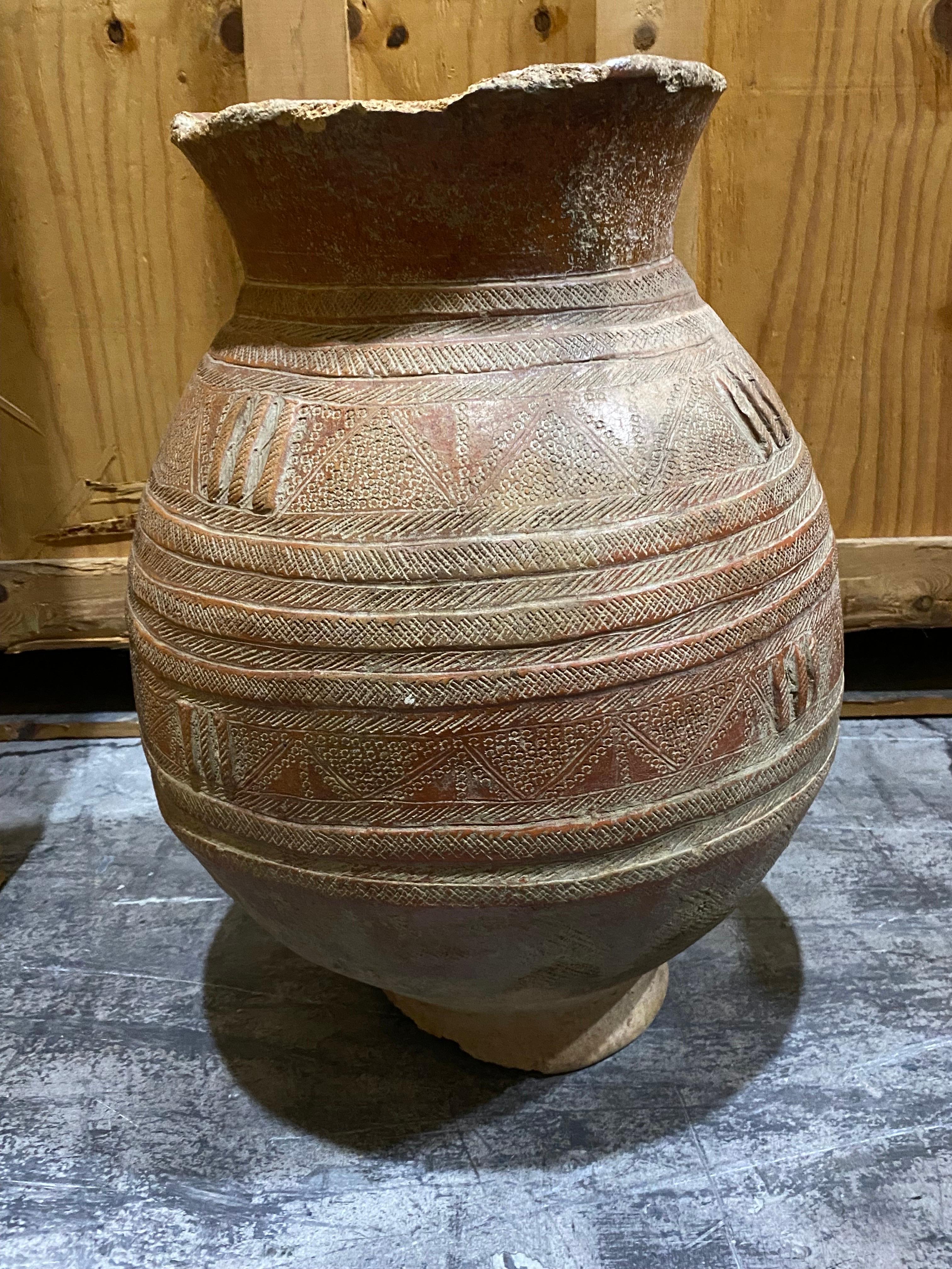 18th C. Terracotta Jar with Incised Design In Fair Condition For Sale In Southampton, NY