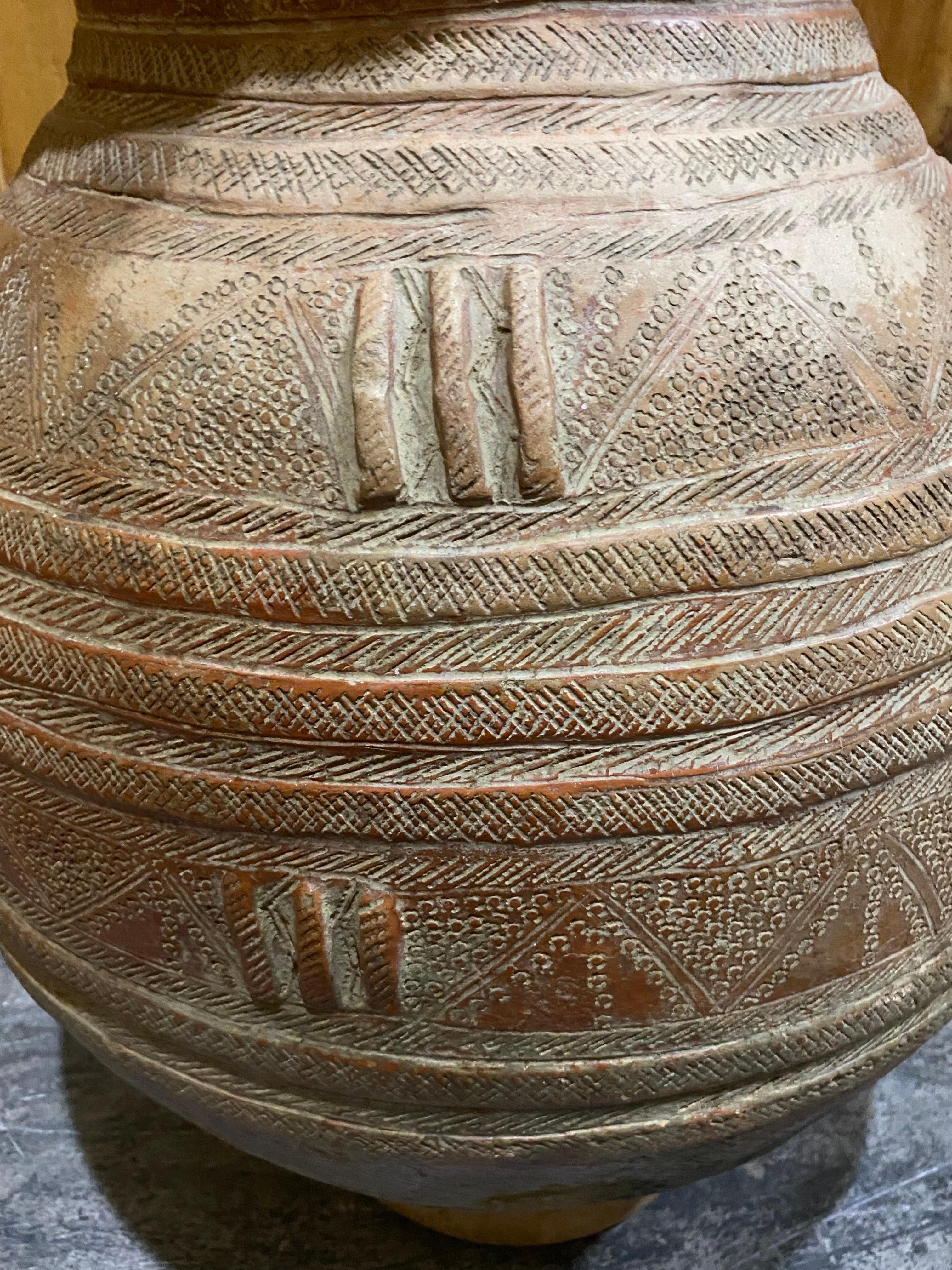18th C. Terracotta Jar with Incised Design For Sale 2