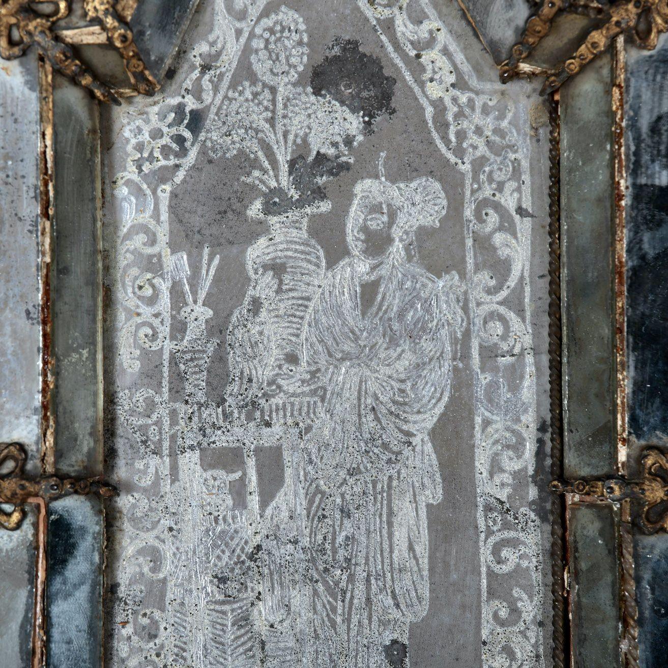 18. Jahrhundert. Spiegel aus venezianischem Gilbholz mit Chinoiserie-Figur im Angebot 3