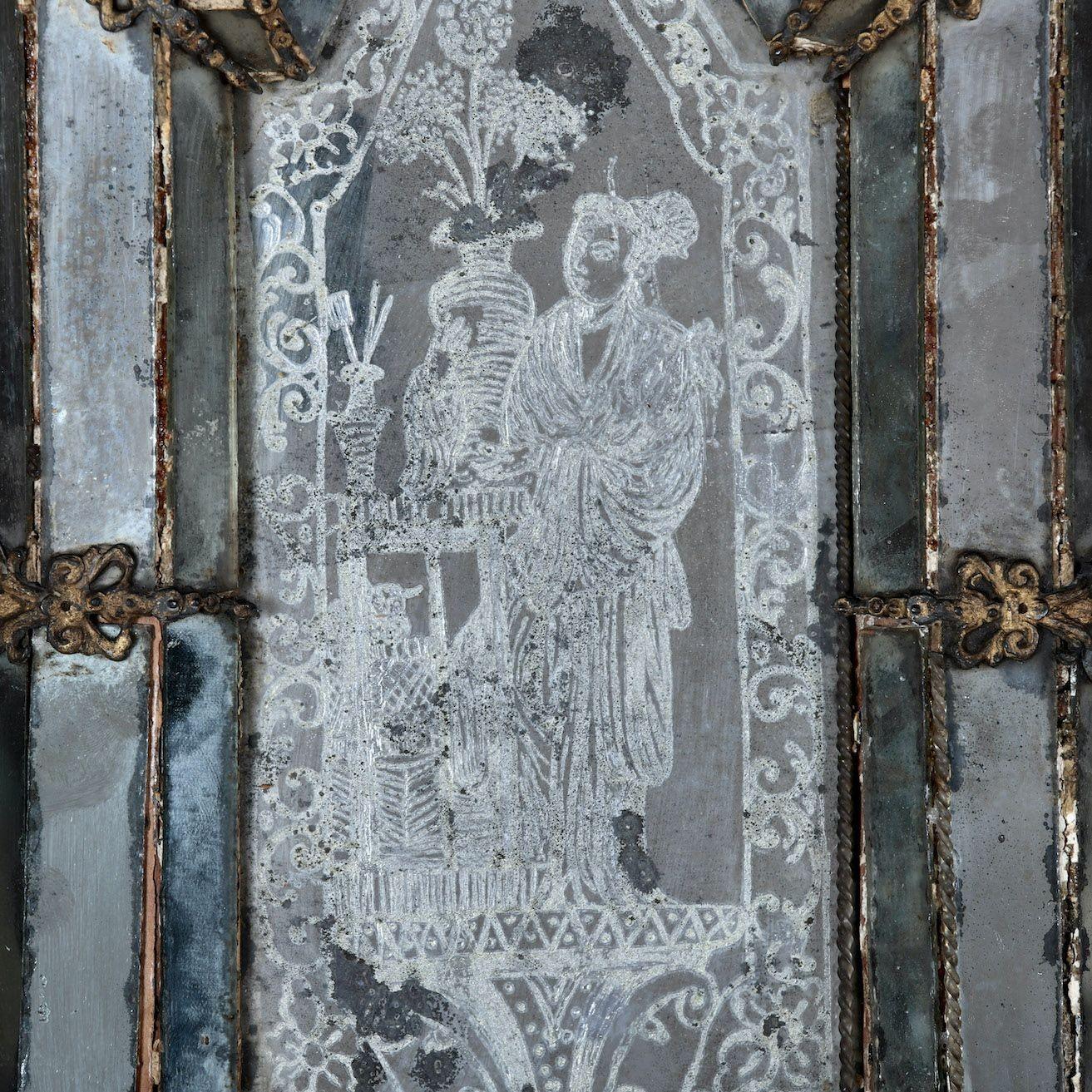 18. Jahrhundert. Spiegel aus venezianischem Gilbholz mit Chinoiserie-Figur im Angebot 5