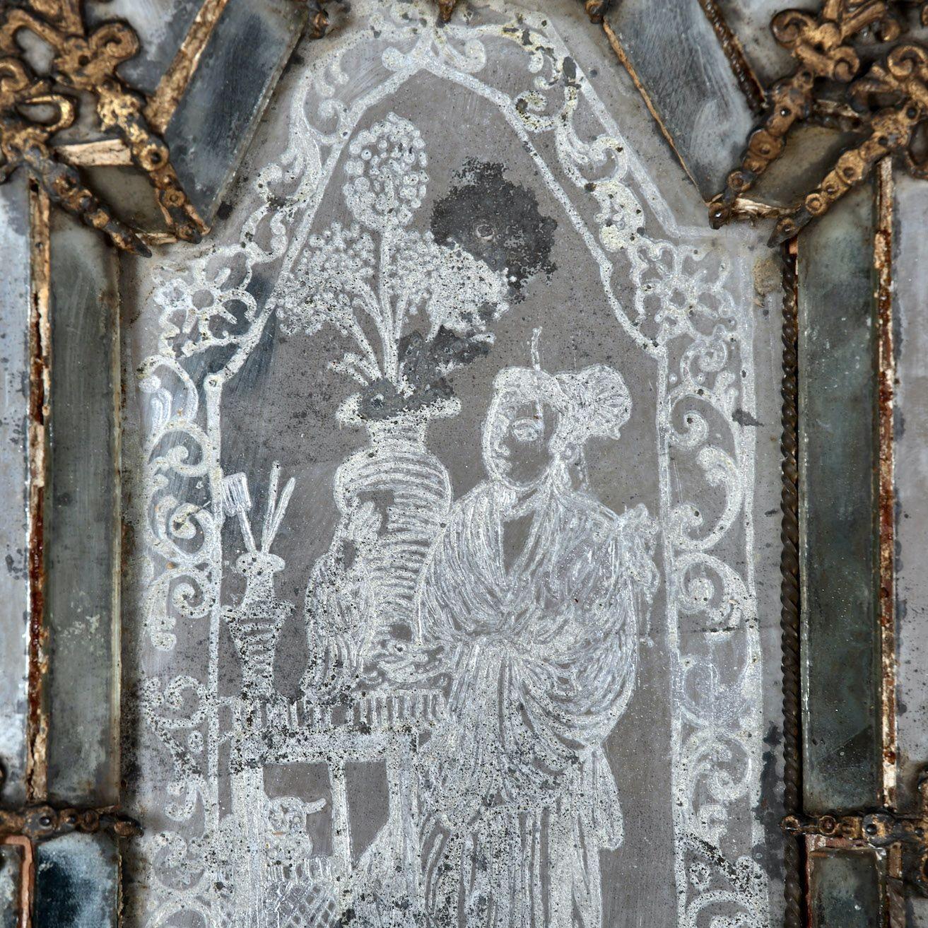 18. Jahrhundert. Spiegel aus venezianischem Gilbholz mit Chinoiserie-Figur im Angebot 2