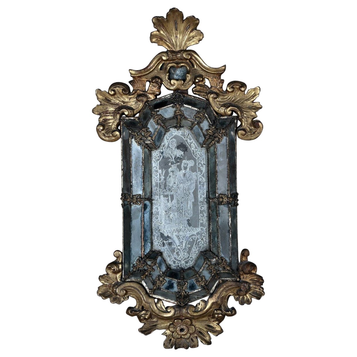 XVIIIe siècle Miroir vénitien en bois doré avec figure de chinoiserie