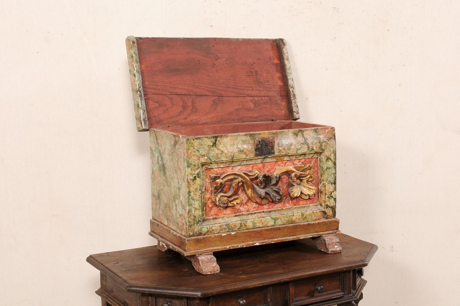Caja de madera italiana veneciana del s. XVIII con su acabado original, 26,5